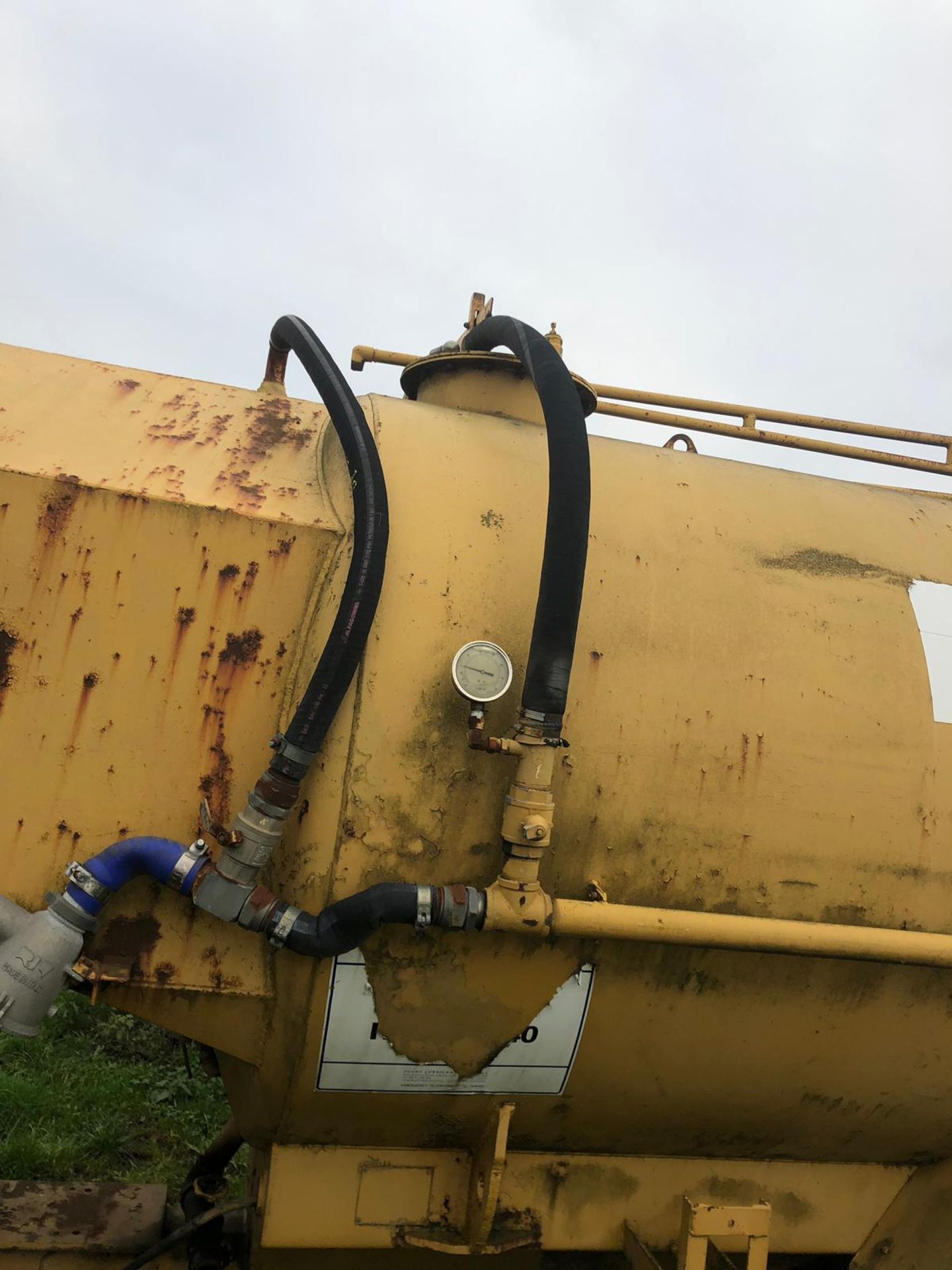 1989 TWIN AXLE TOW ABLE YELLOW OIL TANK, SERIAL NUMBER: VE 355 *PLUS VAT* - Bild 8 aus 10