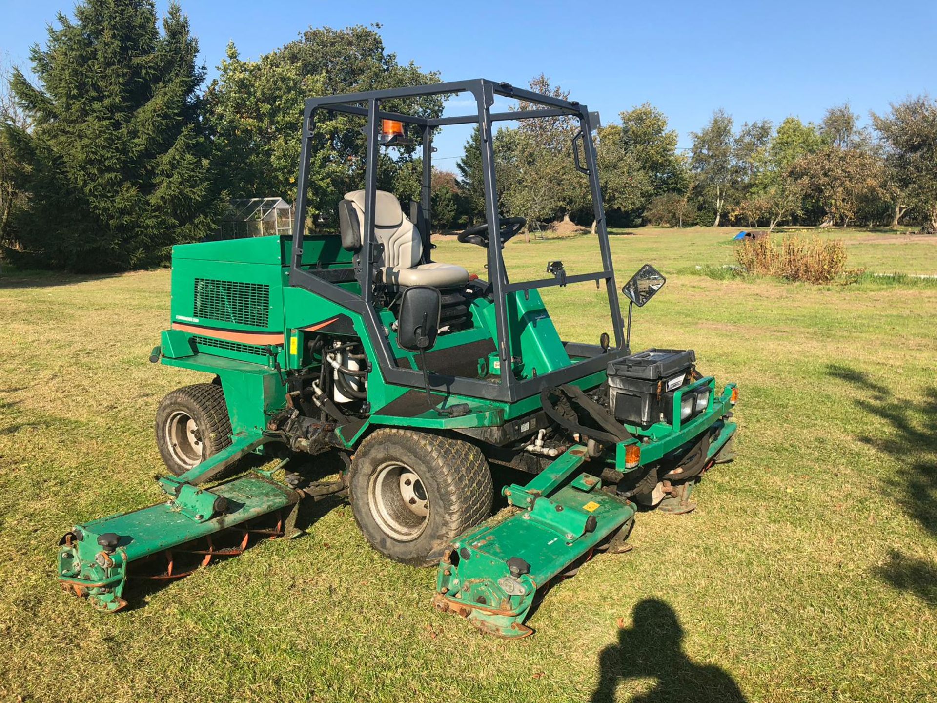 2012 RANSOMES COMMANDER 3520 OPEN CAB 5 GANG MOWER *PLUS VAT* - Image 2 of 18