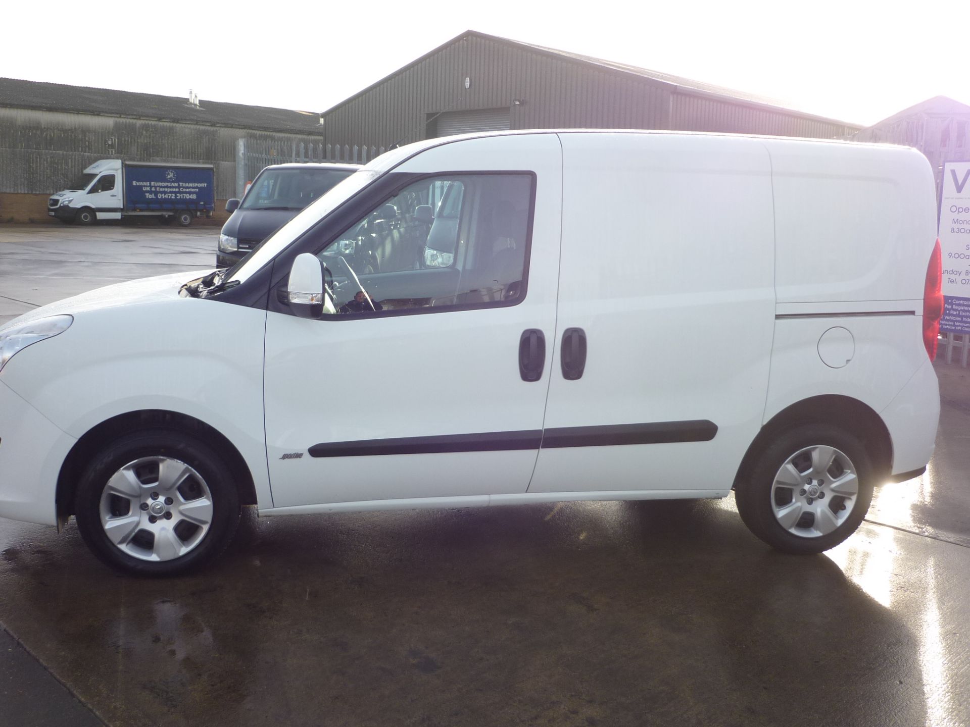 2016/16 REG VAUXHALL COMBO 2000 L1H1 CDTI SPORTIVE 1.25 DIESEL PANEL VAN, SHOWING 0 FORMER KEEPERS