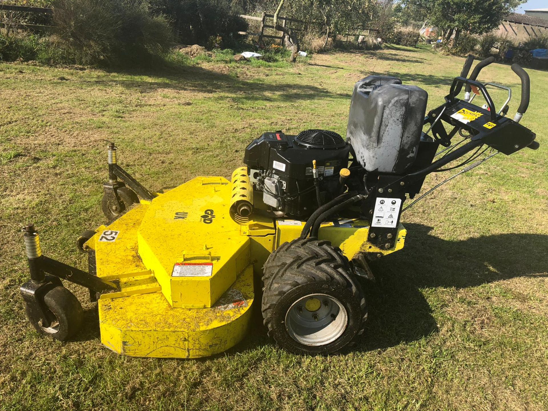 GREAT DANE HEAVY DUTY 4 WHEELED WALK BEHIND PUSH COMMERCIAL MOWER, 52" CUTTING WIDTH *PLUS VAT* - Image 7 of 17