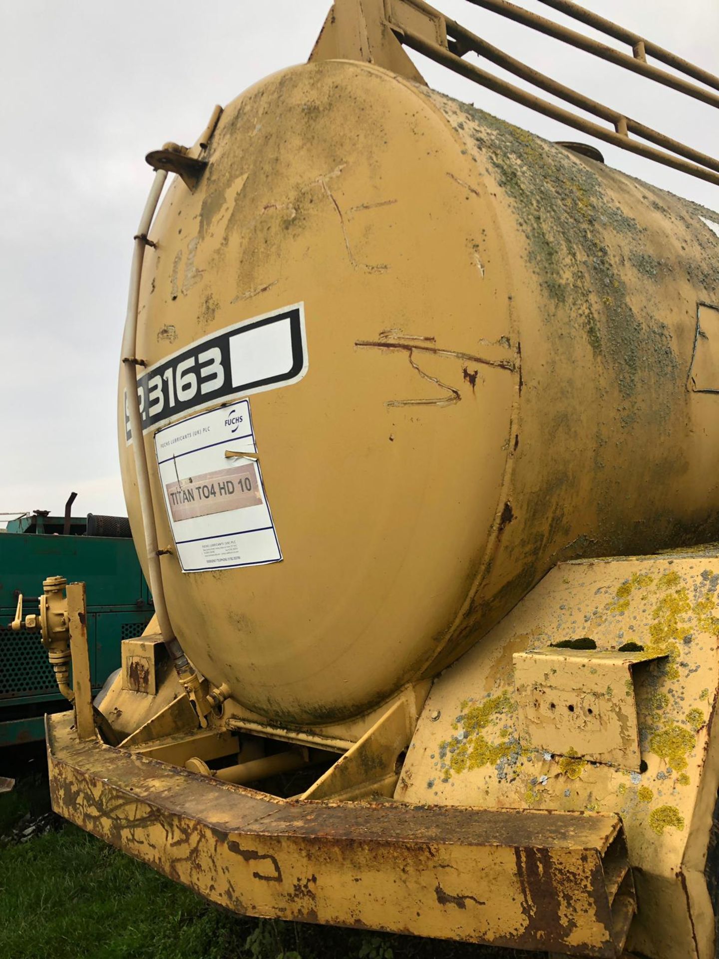 1989 TWIN AXLE TOW ABLE YELLOW OIL TANK, SERIAL NUMBER: VE 355 *PLUS VAT* - Bild 7 aus 10