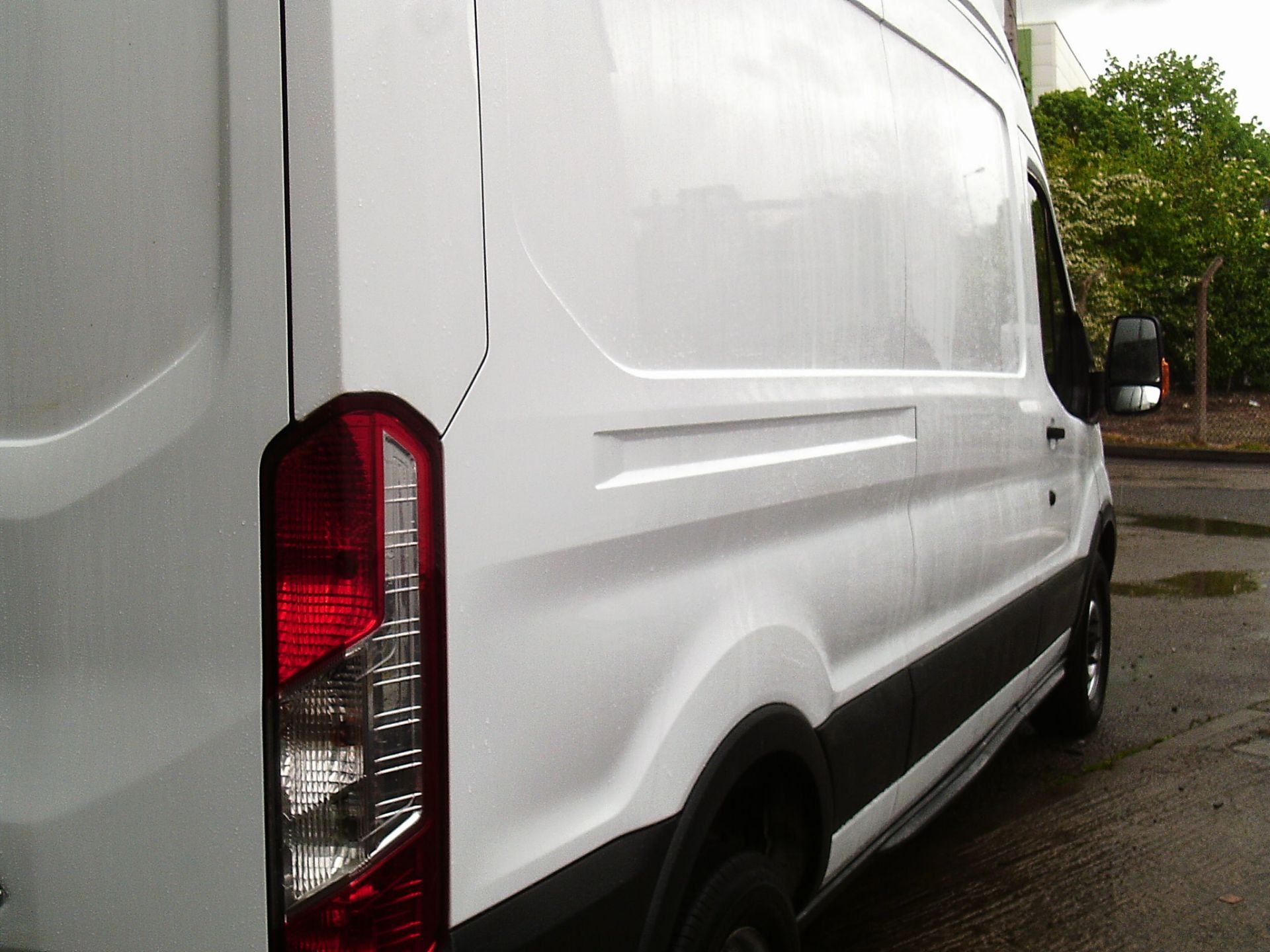 2016/66 REG FORD TRANSIT 350 2.2 HI-TOP REAR WHEEL DRIVE WHITE DIESEL PANEL VAN *PLUS VAT* - Image 8 of 15