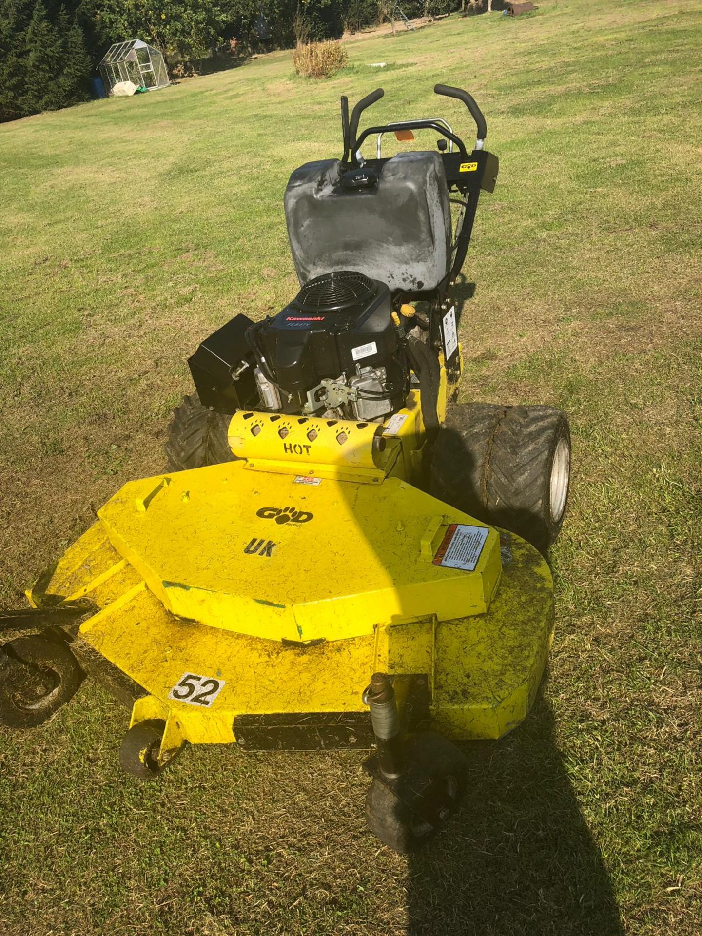 GREAT DANE HEAVY DUTY 4 WHEELED WALK BEHIND PUSH COMMERCIAL MOWER, 52" CUTTING WIDTH *PLUS VAT* - Image 4 of 17