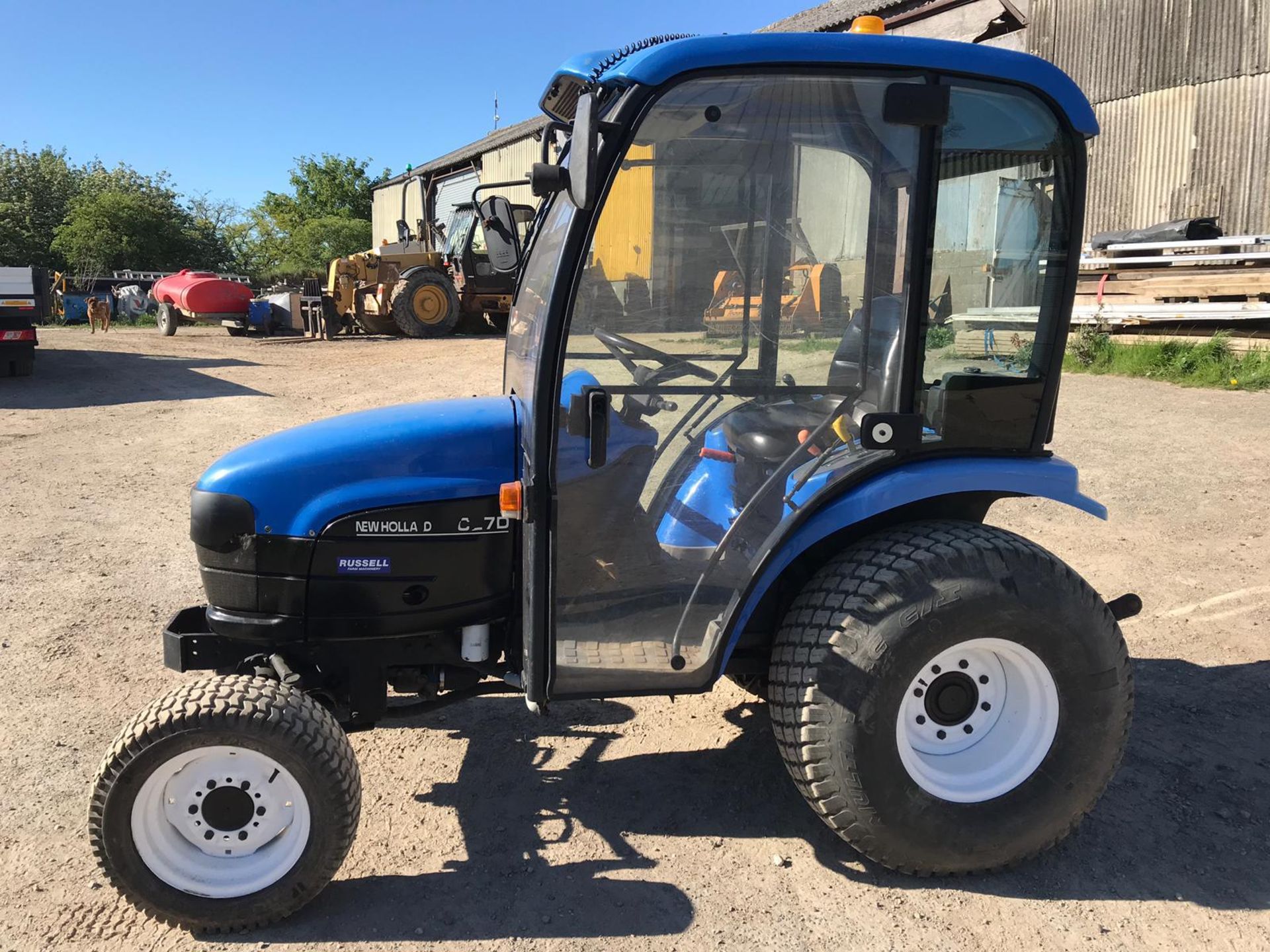 2004 NEW HOLLAND TRACTOR C27D - Image 2 of 11