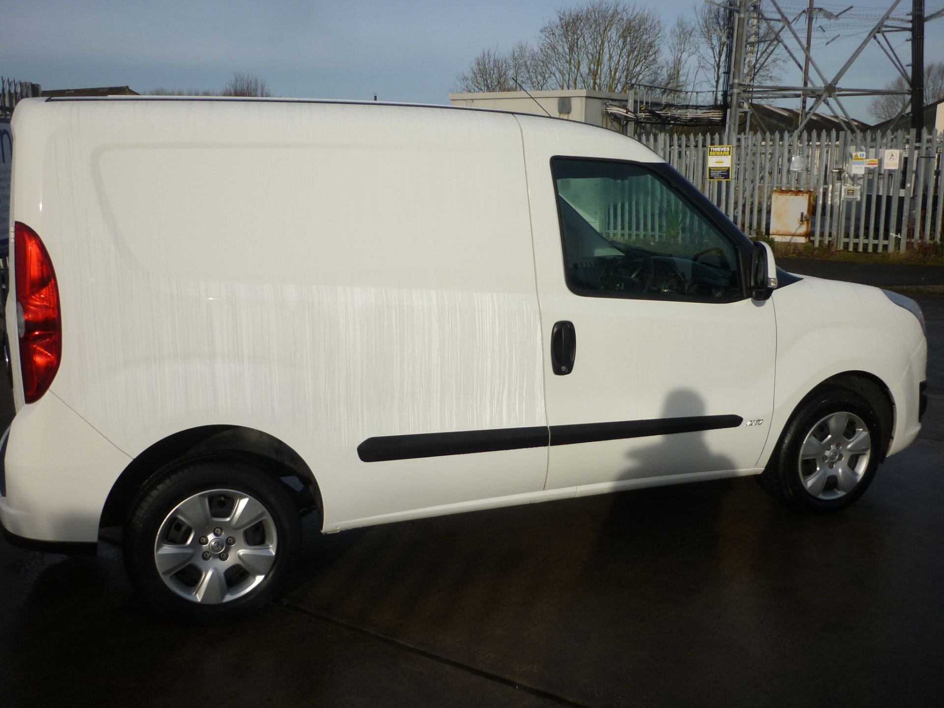 2016/16 REG VAUXHALL COMBO 2000 L1H1 CDTI SPORTIVE 1.25 DIESEL PANEL VAN, SHOWING 0 FORMER KEEPERS - Bild 2 aus 8