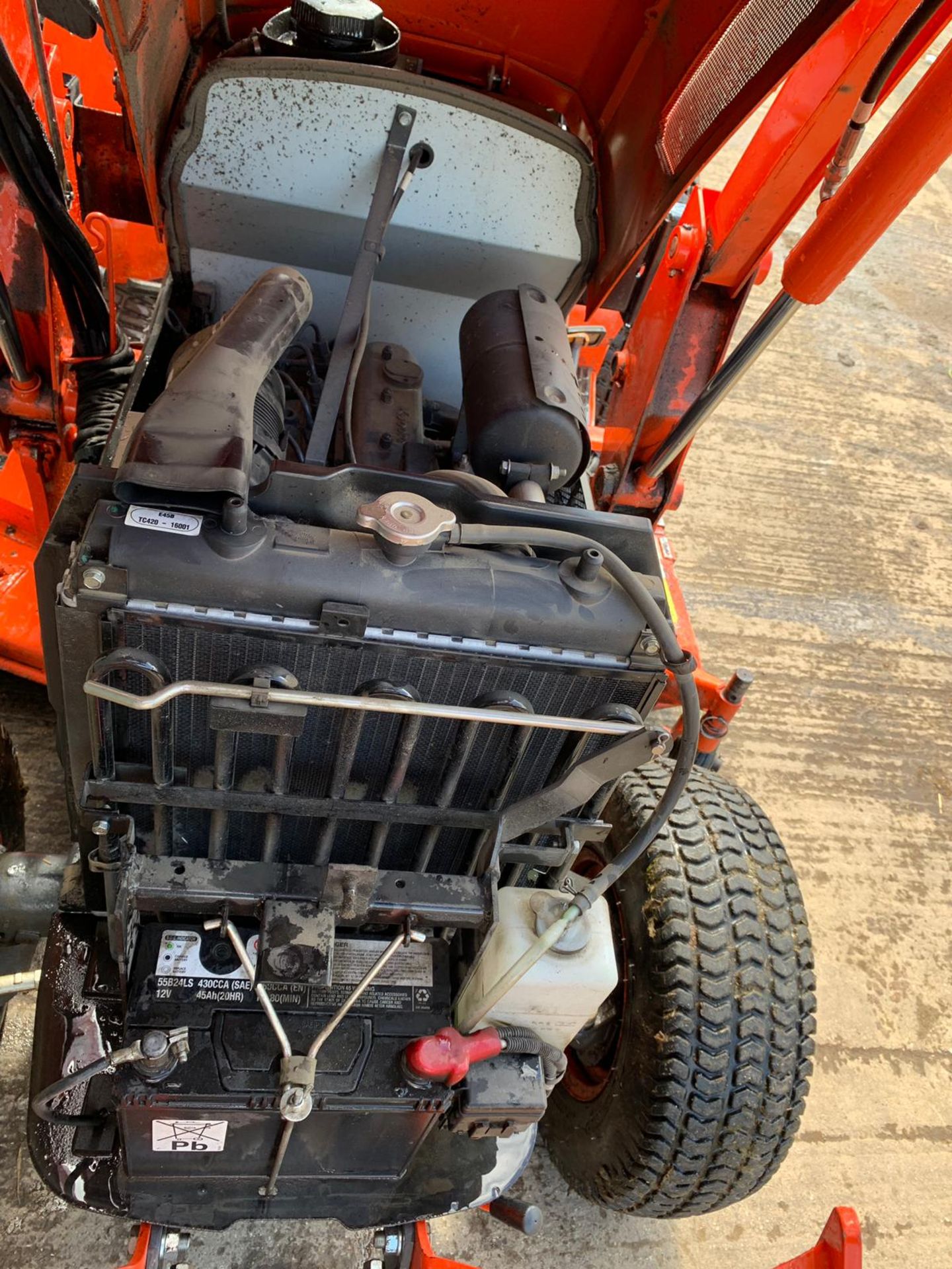 2015/15 REG KUBOTA B3150 COMPACT DIESEL TRACTOR WITH MID MOUNTED CUTTING DECK & LA534 LOADING SHOVEL - Bild 13 aus 16