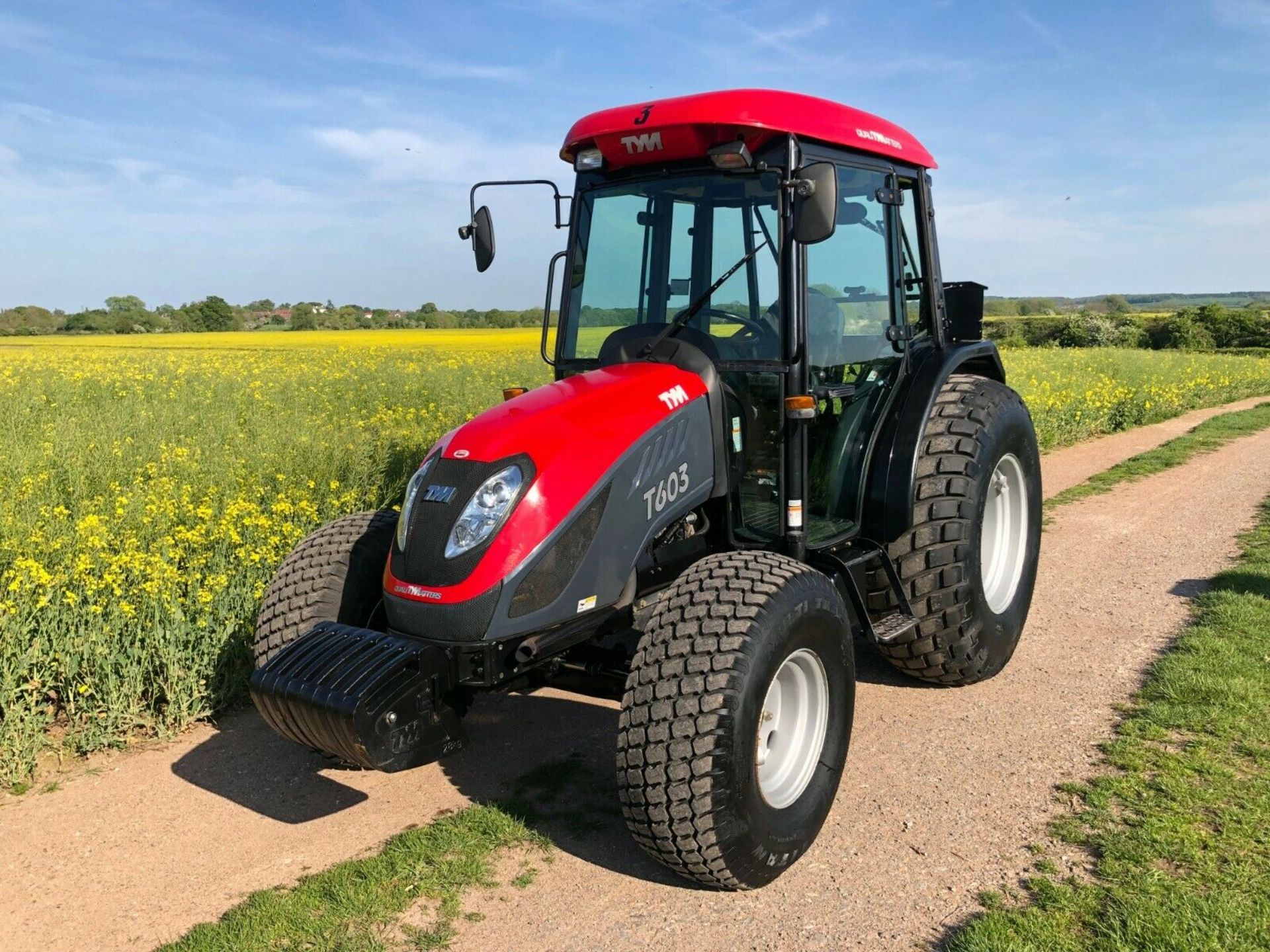 COMPACT TRACTOR TYM T603 60HP, ONLY 1063 HOURS,4x4, YEAR 2013 *PLUS VAT* - Image 2 of 7