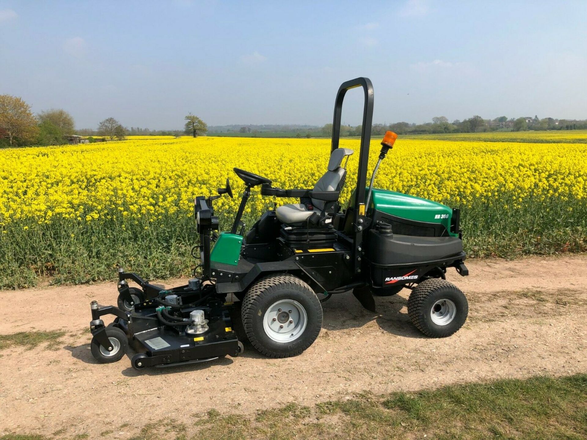 RANSOMES HR300 UPFRONT ROTARY MOWER, 60" CUT, HYDROSTATIC DRIVE, YEAR 2014, DIESEL, 4x4 *PLUS VAT* - Image 2 of 5