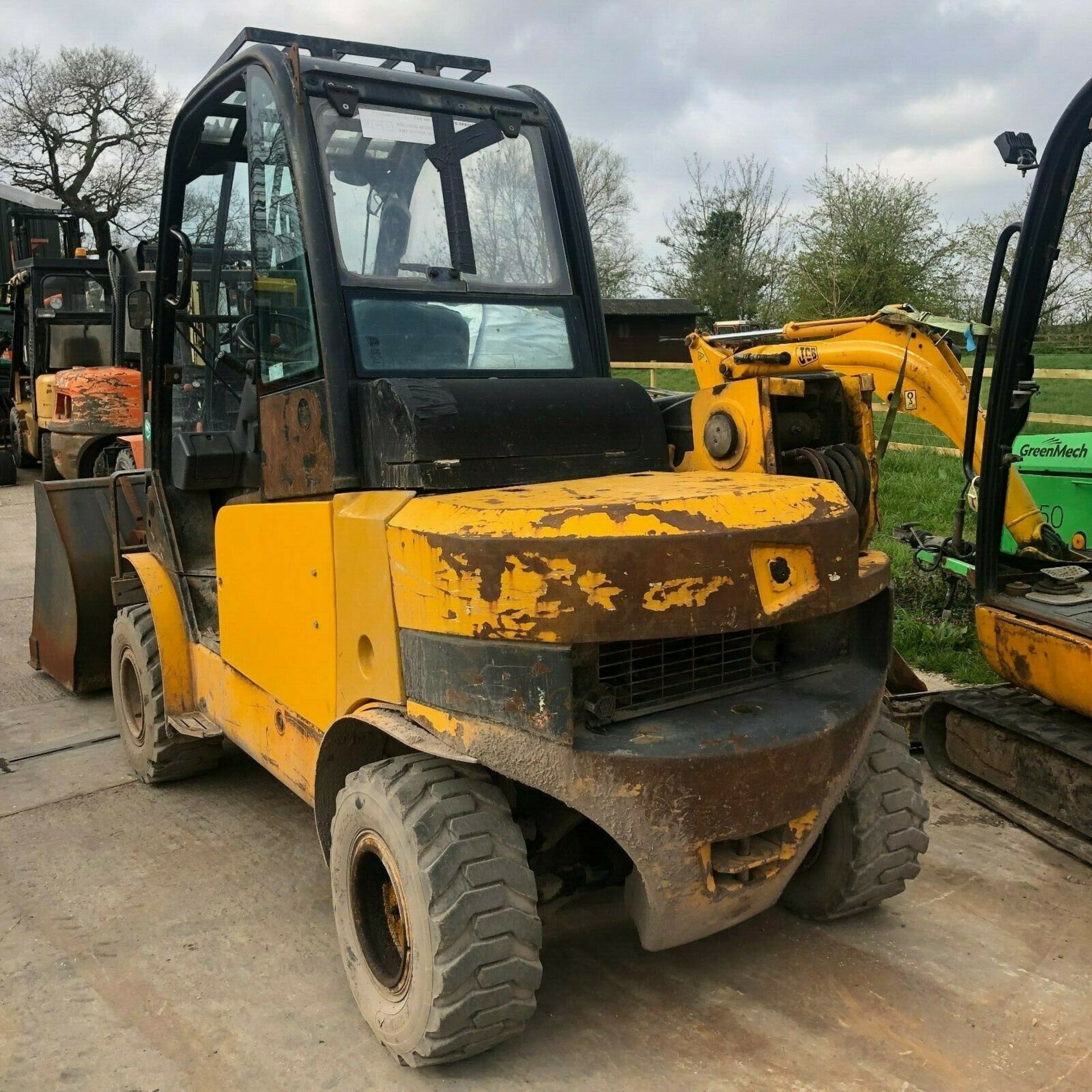 FORKLIFT JCB TELETRUK 35D, 3.5 TONNE, 4 x 4, YEAR 2006, C/W BUCKET & FORKS *PLUS VAT* - Image 4 of 5