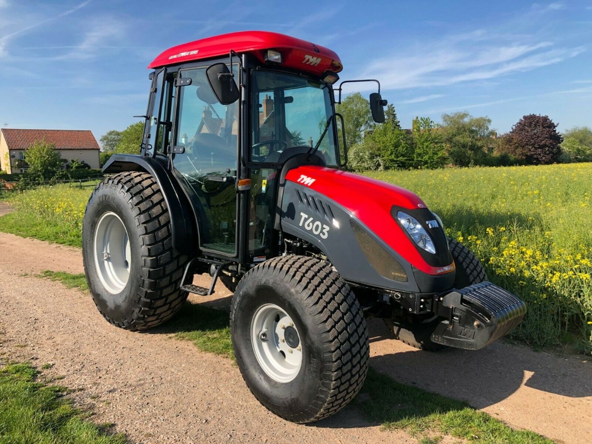 COMPACT TRACTOR TYM T603 60HP, ONLY 1063 HOURS,4x4, YEAR 2013 *PLUS VAT* - Image 3 of 7