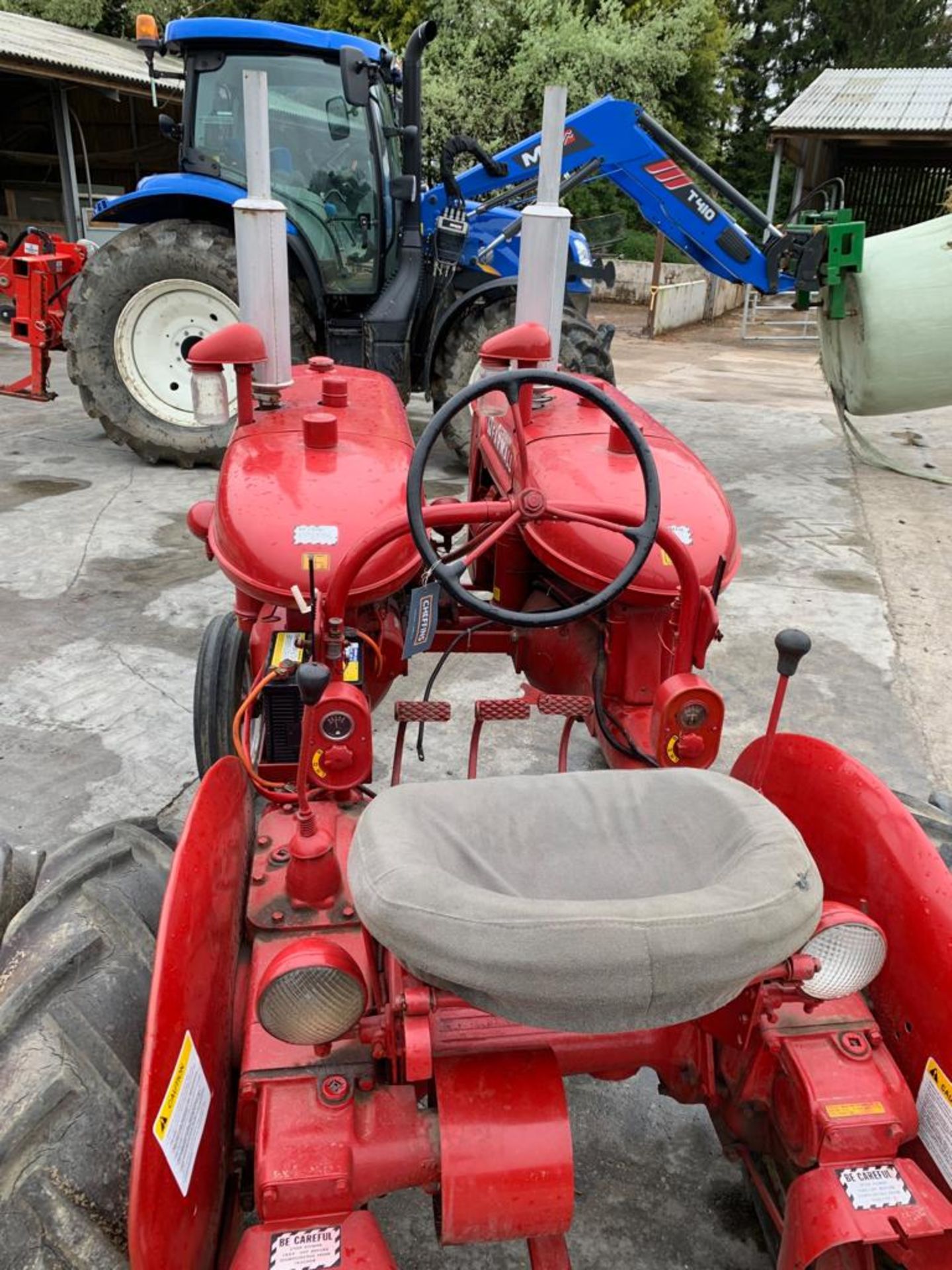 McCORMICK FARMALL A SERIES TWIN POWER TRACTOR, RUNS, DRIVES AND WORKS *PLUS VAT* - Image 9 of 9