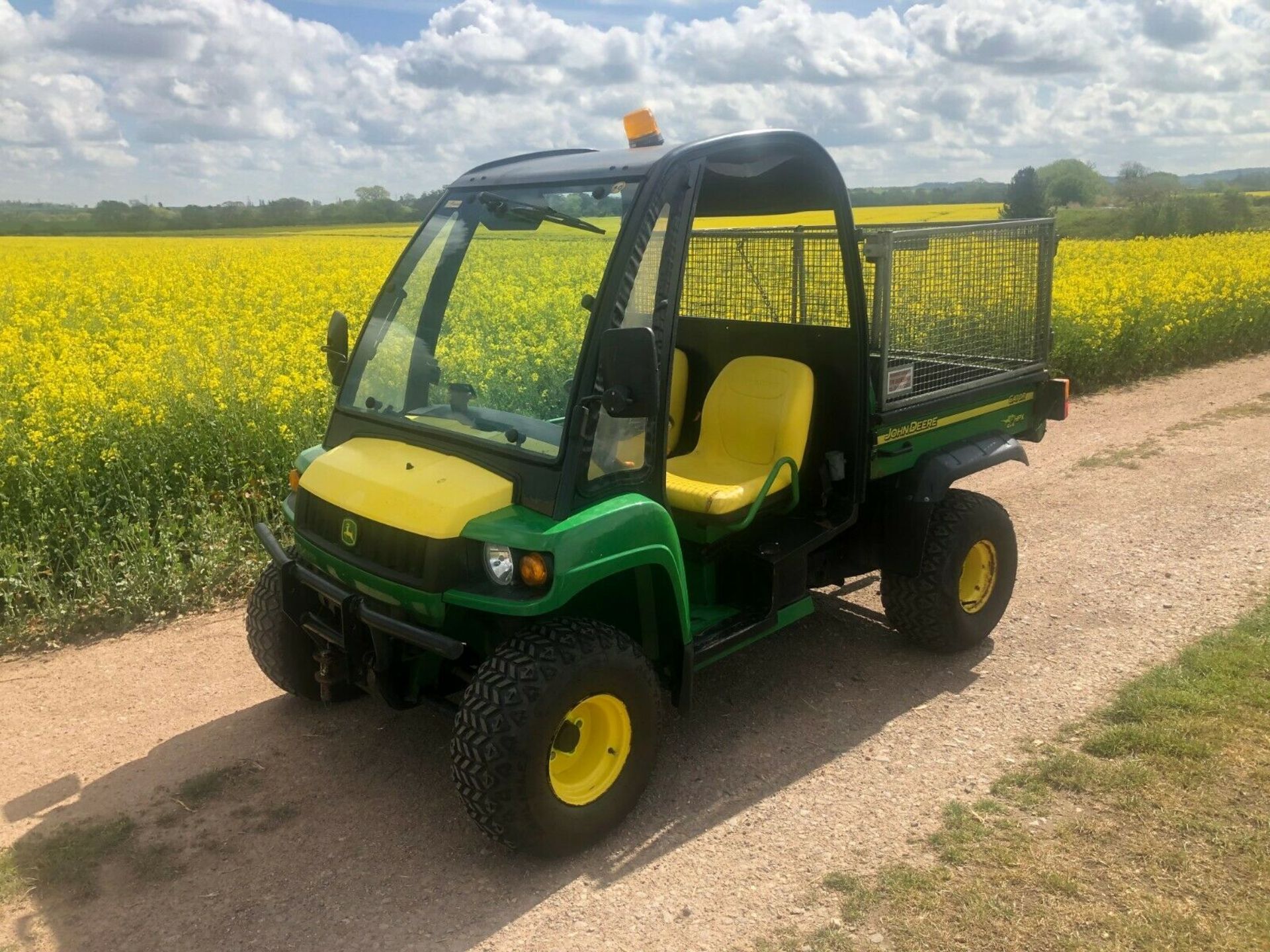 JOHN DEERE GATOR HPX UTILITY VEHICLE, 4x4, ELECTRIC TIPPING REAR BODY, 2102 HOURS, DIESEL *PLUS VAT* - Image 10 of 10