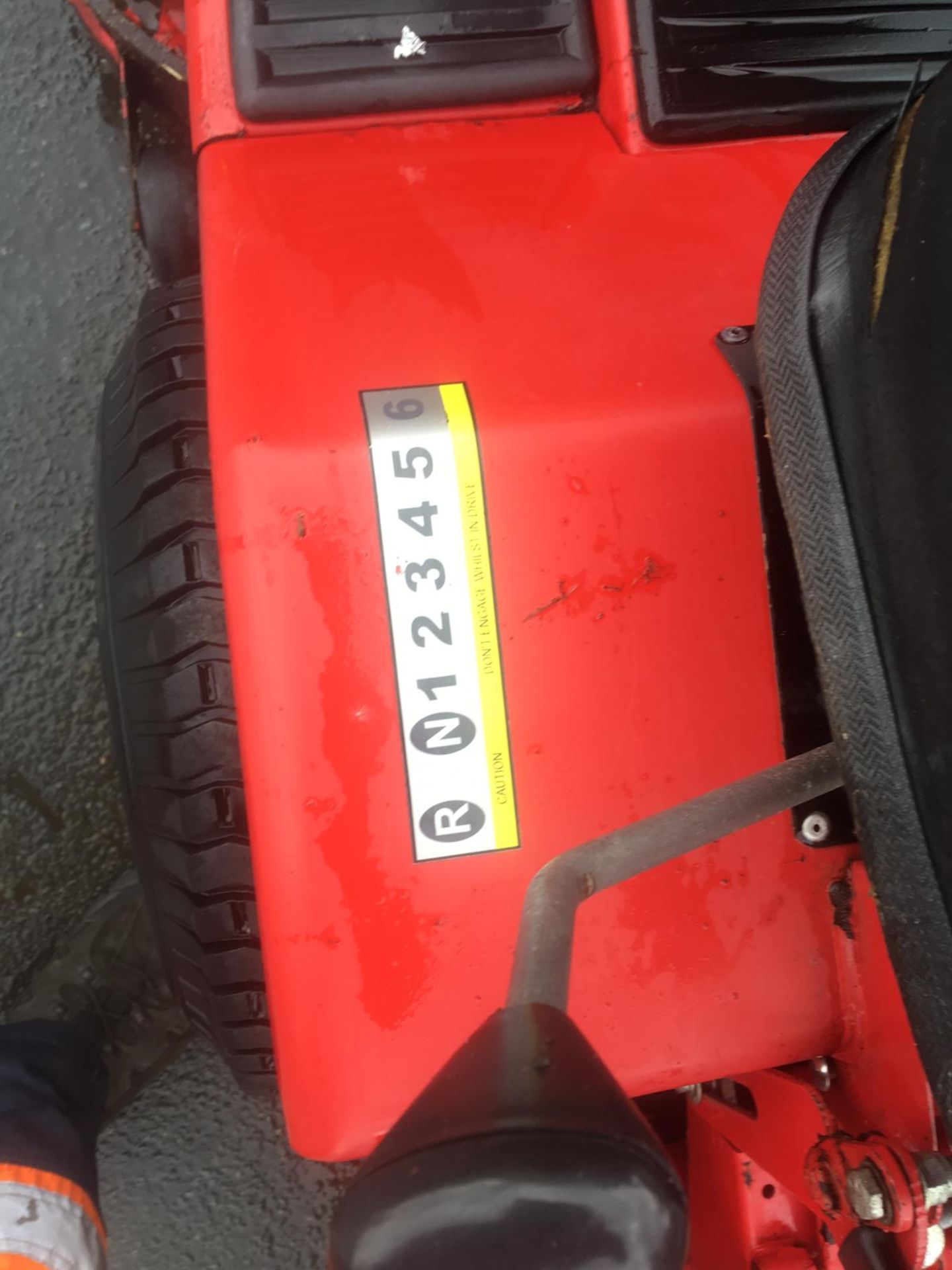 WESTWOOD S1300/36 RIDE ON LAWN MOWER, BRIGGS AND STRATTON ENGINE, REAR GRASS COLLECTOR *NO VAT* - Image 7 of 9