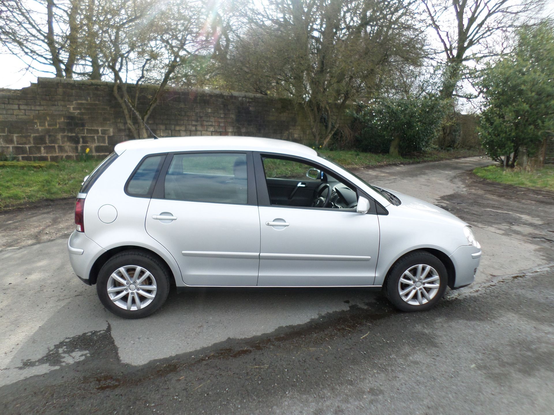 2007/56 REG VOLKSWAGEN POLO S 75 AUTO 1.4 PETROL 5 DOOR HATCHBACK *NO VAT* - Image 8 of 12