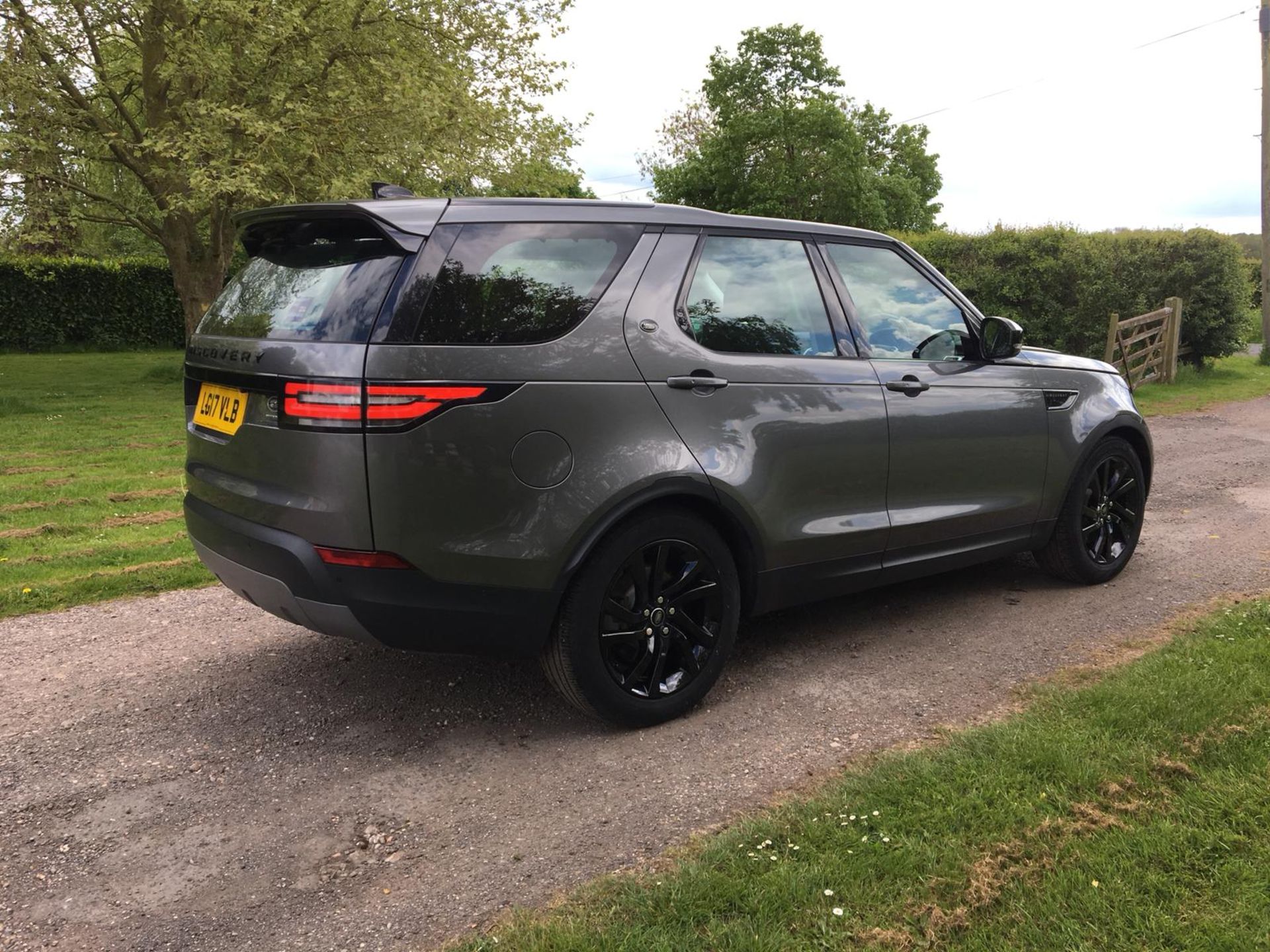 2017/17 REG LAND ROVER DISCOVERY HSE TD6 AUTO 3.0 DIESEL GREY, SHOWING 0 FORMER KEEPERS *NO VAT* - Image 7 of 23