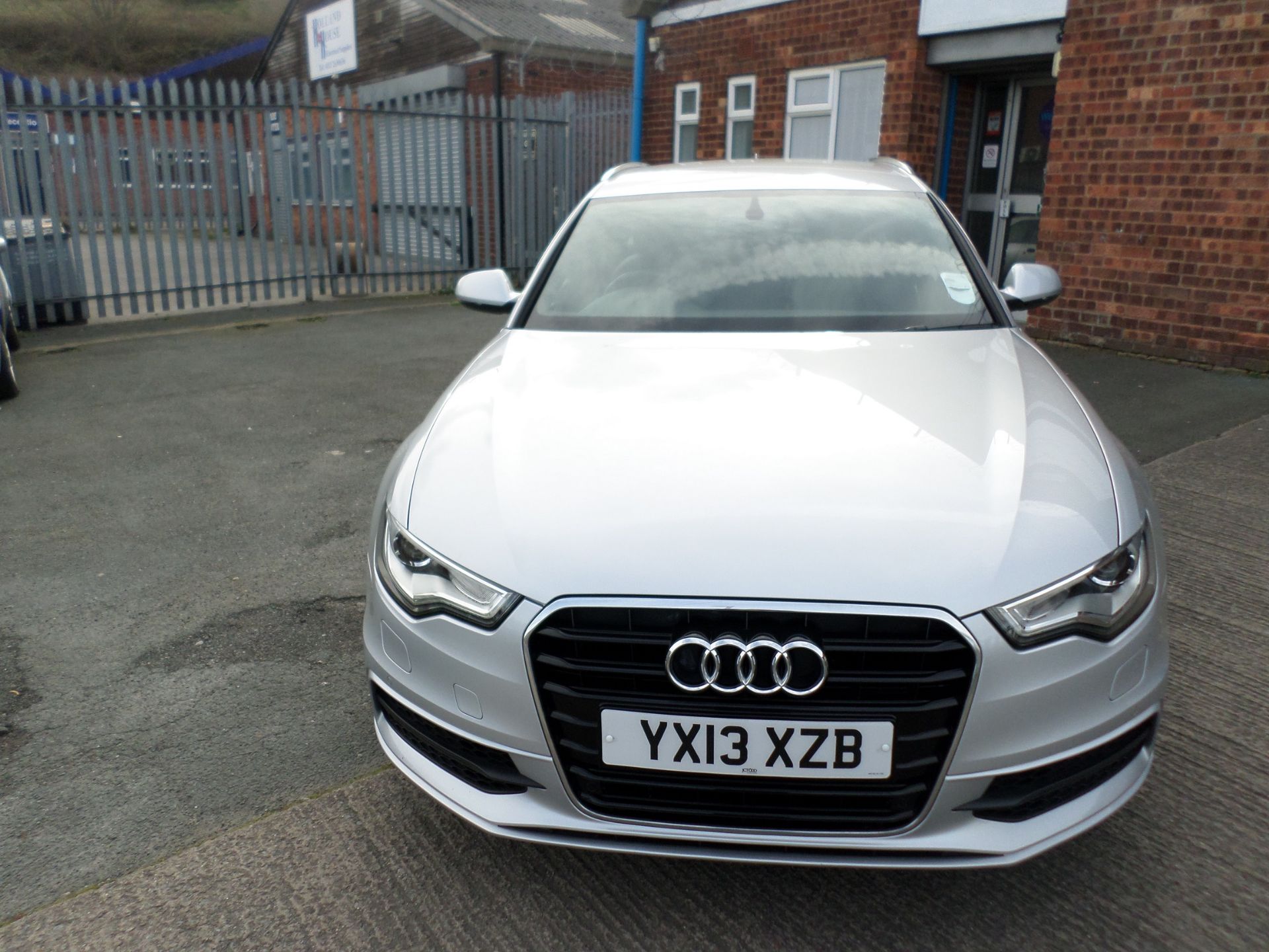 2013/13 REG AUDI A6 S LINE TDI 2.0 DIESEL SILVER ESTATE, SHOWING 1 FORMER KEEPER *NO VAT* - Image 2 of 14