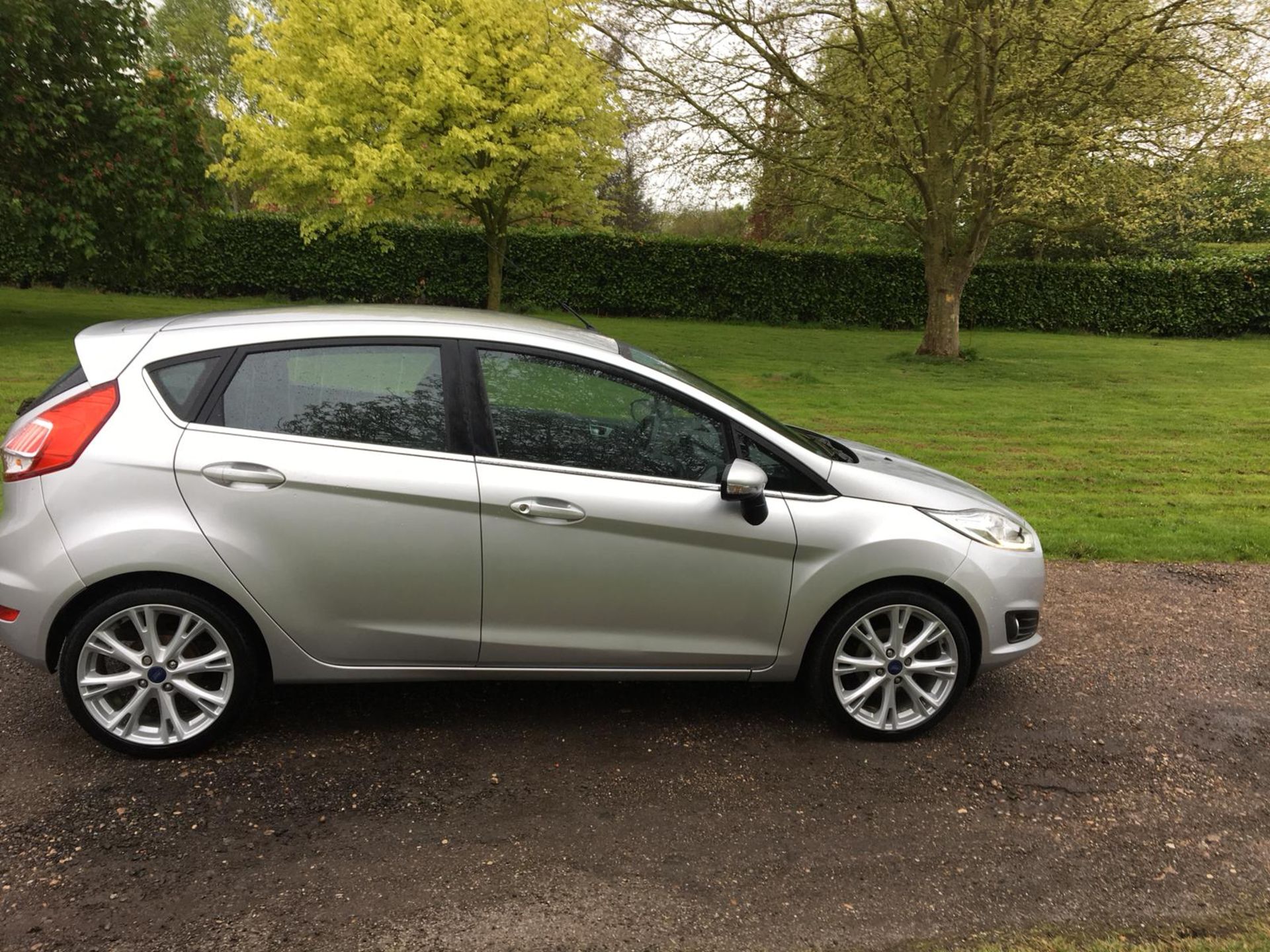 2014/14 REG FORD FIESTA ZETEC SILVER 1.0 PETROL 5 DOOR HATCHBACK, SHOWING 2 FORMER KEEPERS *NO VAT* - Image 9 of 15