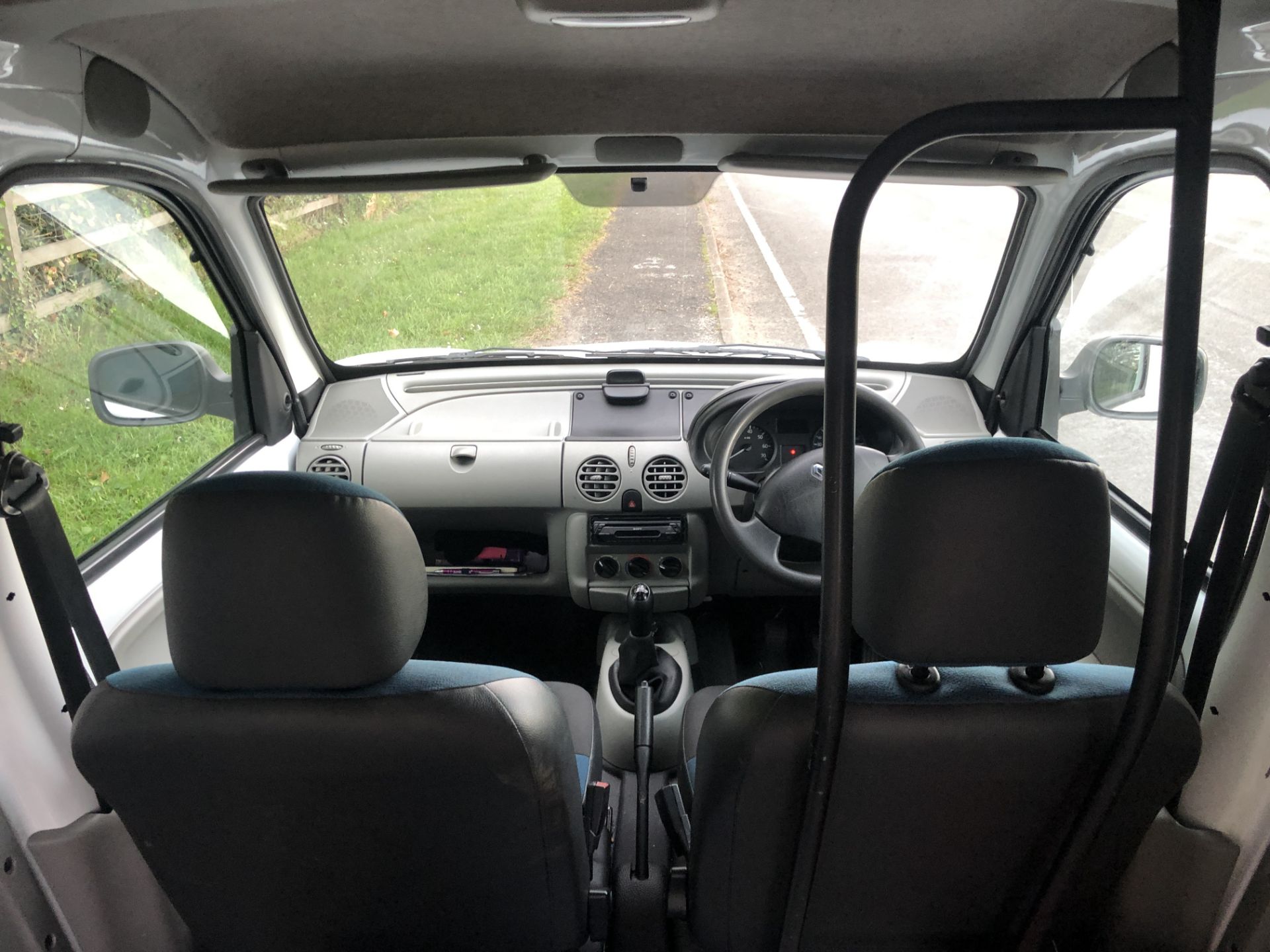 2007/07 REG RENAULT KANGOO SL17 DCI 70 1.5 DIESEL WHITE VAN, SHOWING 2 FORMER KEEPERS *NO VAT* - Image 9 of 11