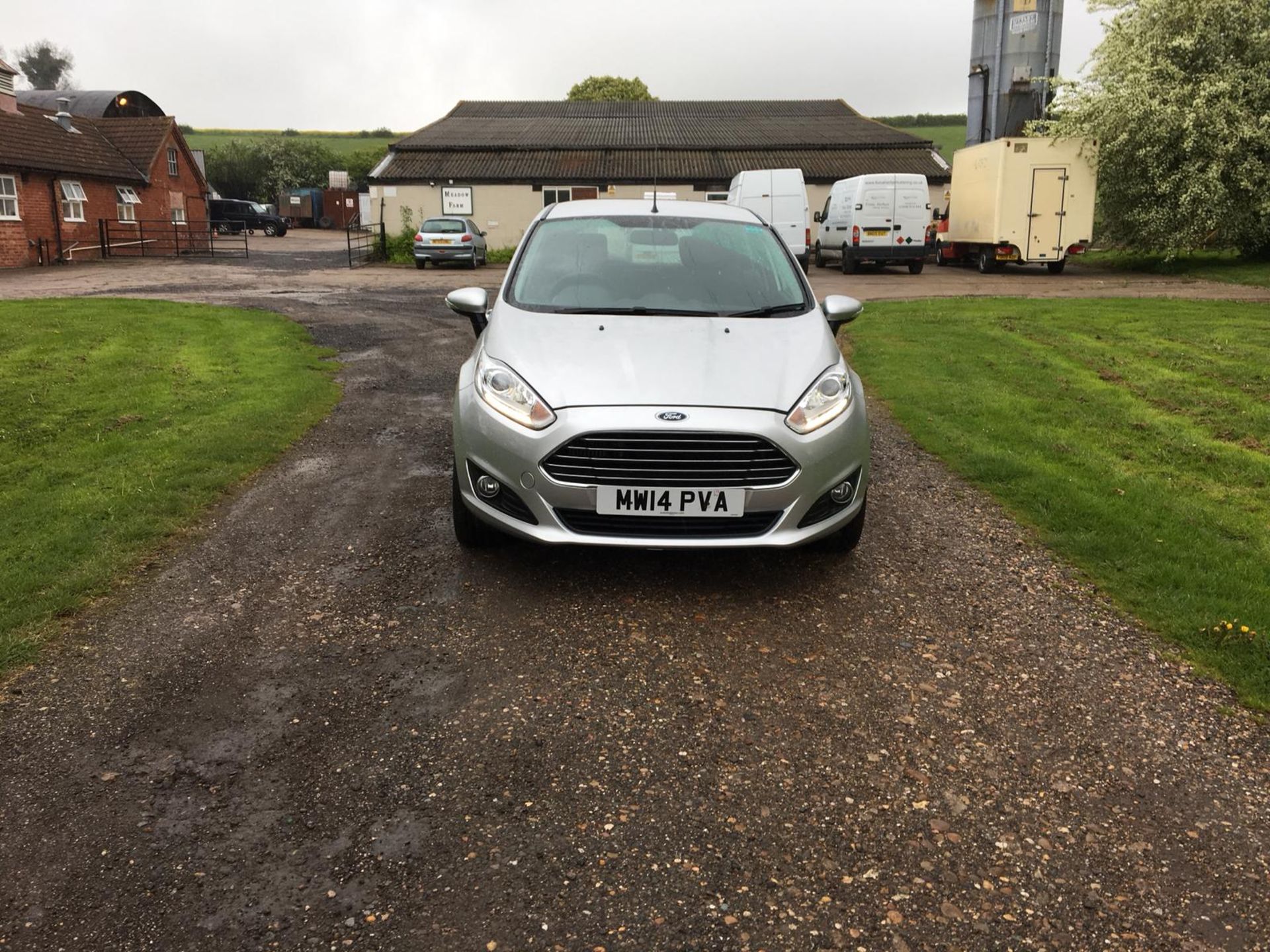 2014/14 REG FORD FIESTA ZETEC SILVER 1.0 PETROL 5 DOOR HATCHBACK, SHOWING 2 FORMER KEEPERS *NO VAT* - Image 2 of 15