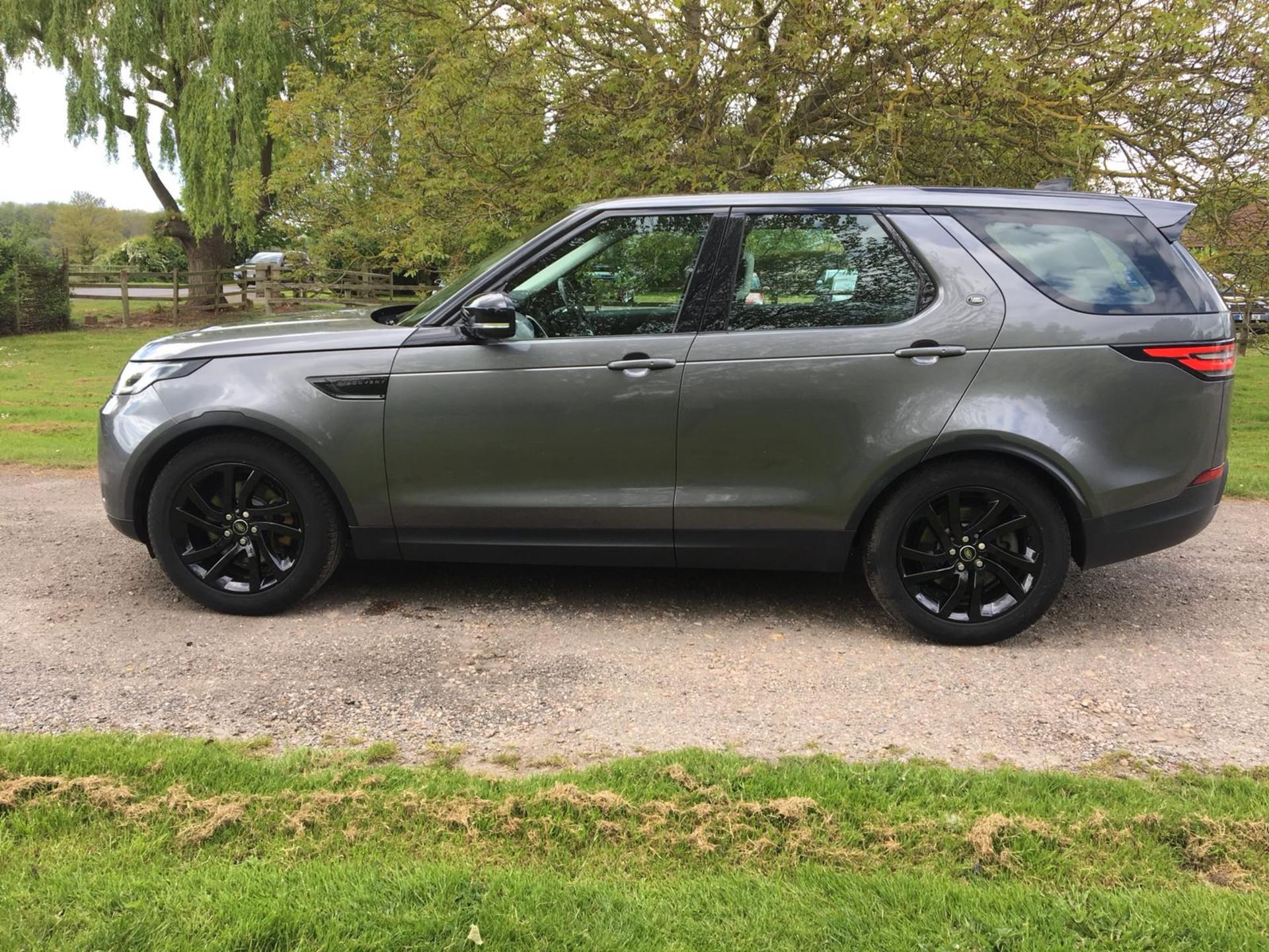 2017/17 REG LAND ROVER DISCOVERY HSE TD6 AUTO 3.0 DIESEL GREY, SHOWING 0 FORMER KEEPERS *NO VAT* - Image 4 of 23