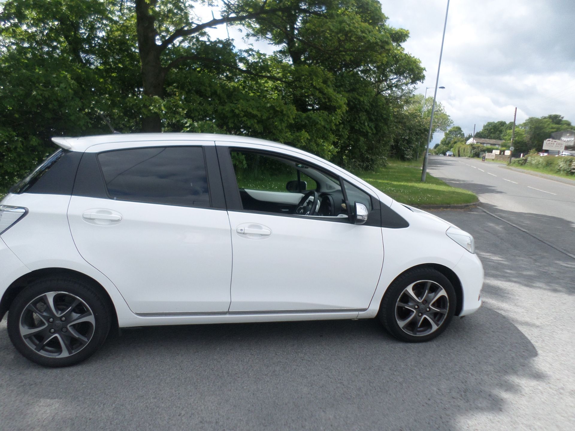 2013/13 REG TOYOTA YARIS TREND VVT-I 1.3 PETROL 5 DOOR HATCHBACK, SHOWING 1 FORMER KEEPER *NO VAT* - Image 8 of 13