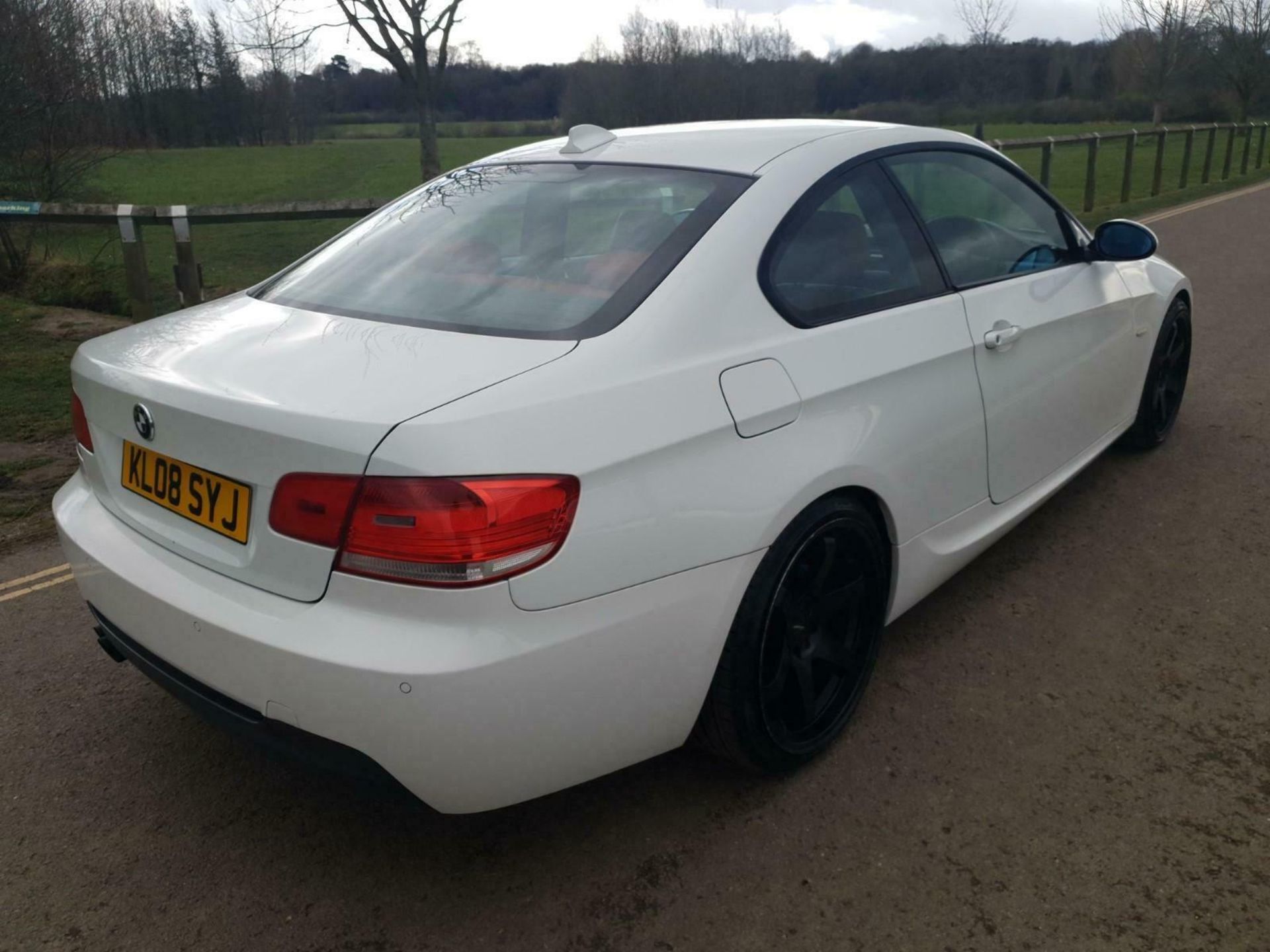 2008/08 REG BMW 325I M SPORT 3.0 PETROL WHITE COUPE, SHOWING 3 FORMER KEEPERS *NO VAT* - Image 7 of 12