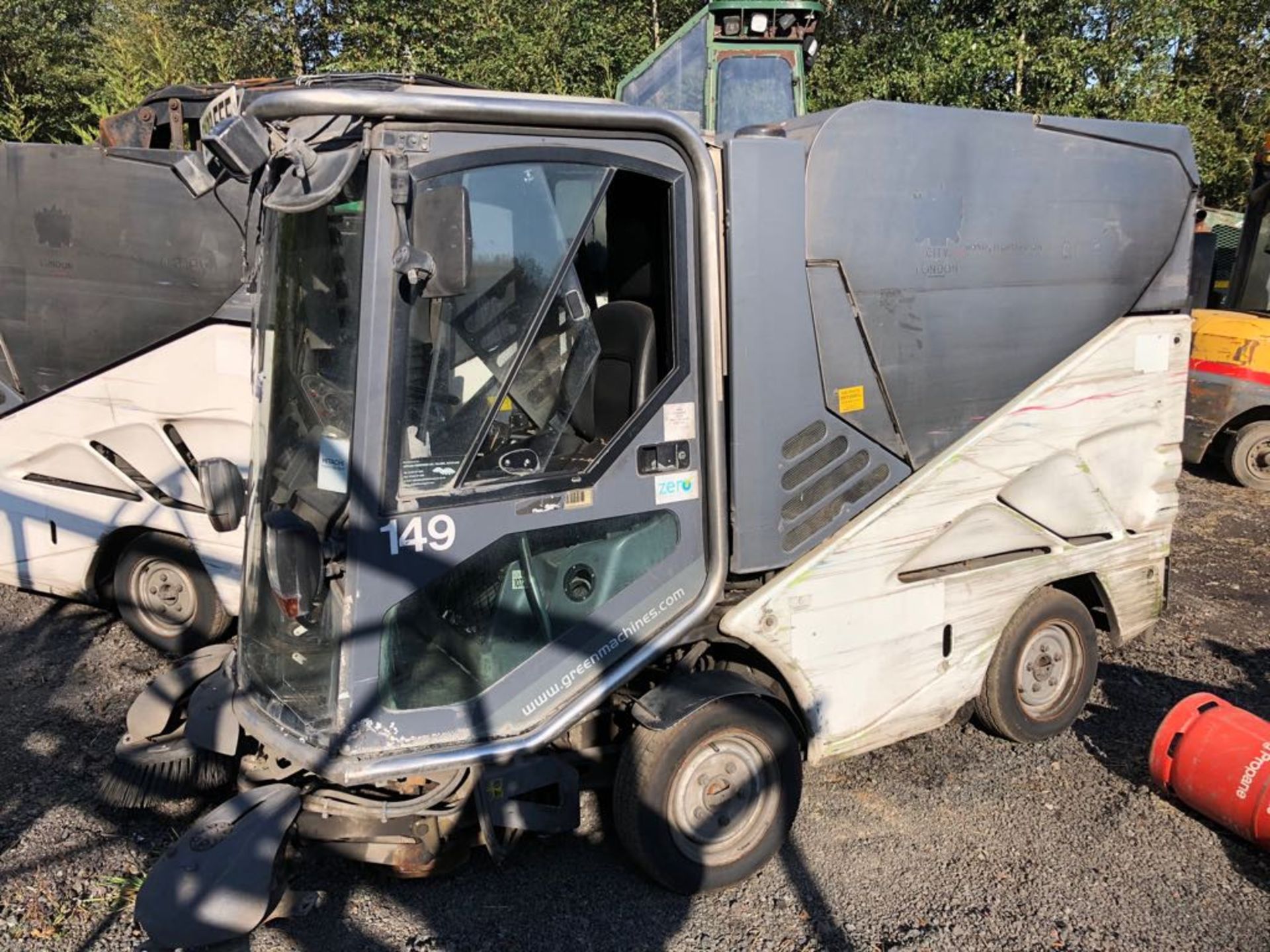 JOB LOT OF 3 X 2009 GREEN MACHINE ROAD SWEEPERS *PLUS VAT* - Image 10 of 19