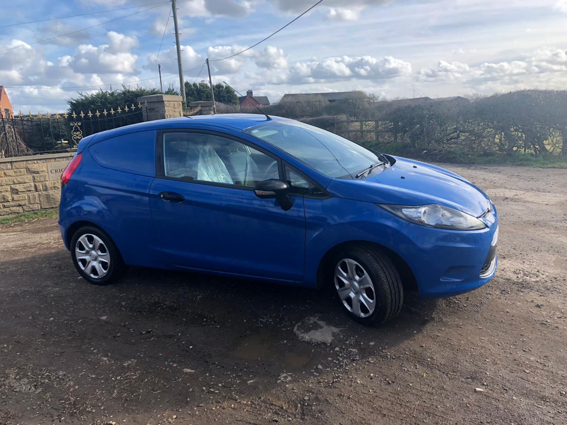 2012/12 REG FORD FIESTA BASE TDCI 1.4 DIESEL CAR DERIVED VAN, SHOWING 0 FORMER KEEPERS *PLUS VAT*