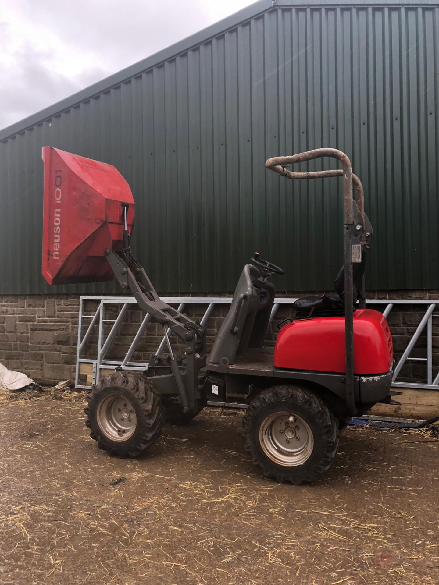 WACKER NEUSON 1001 HI-TIP DUMPER, STARTS RUNS AND TIPS *PLUS VAT* - Image 2 of 4