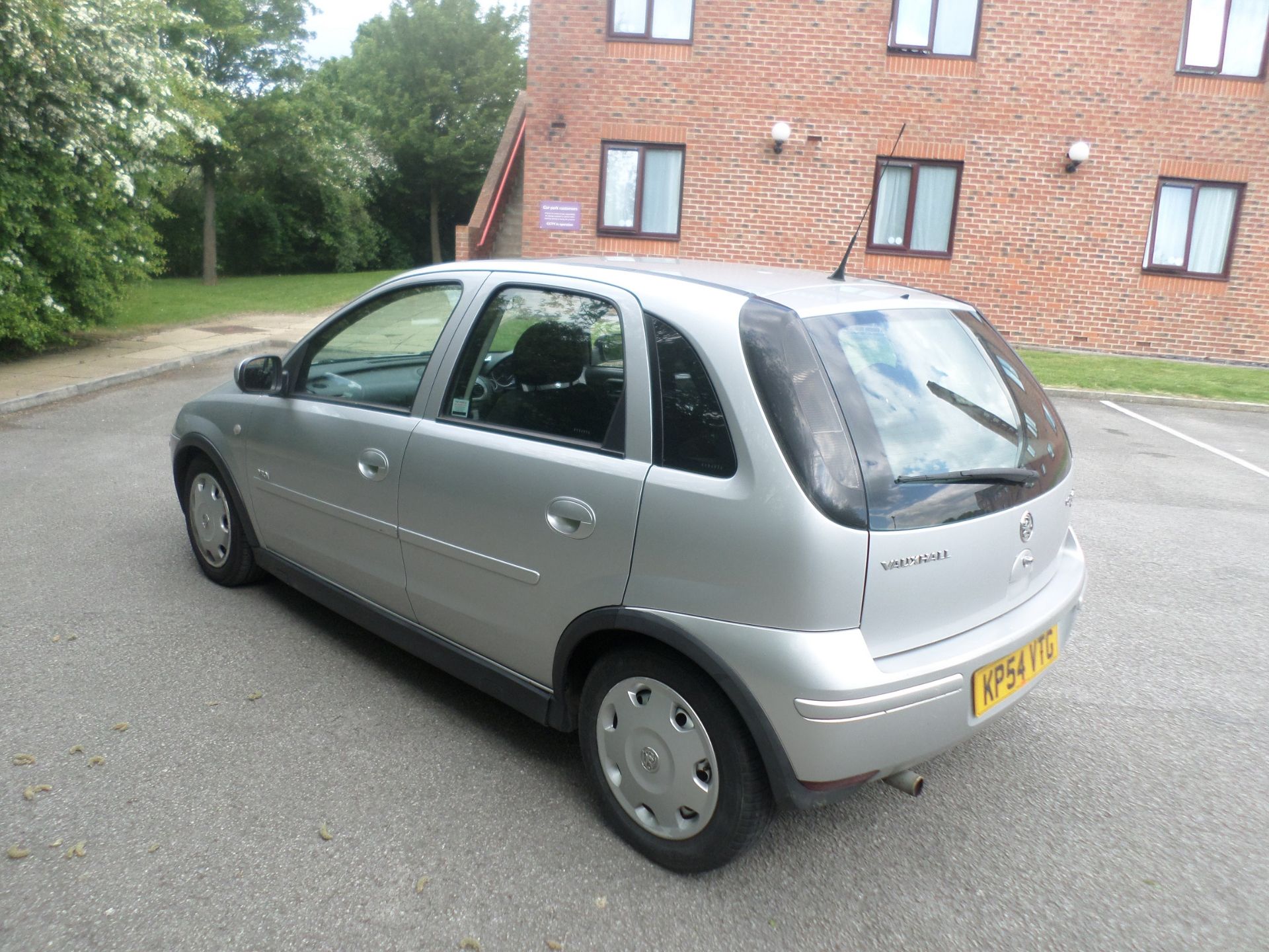 2004/54 REG VAUXHALL CORSA DESIGN TWINPORT 1.2 PETROL SILVER 5 DOOR HATCHBACK - FSH! *NO VAT* - Image 5 of 11