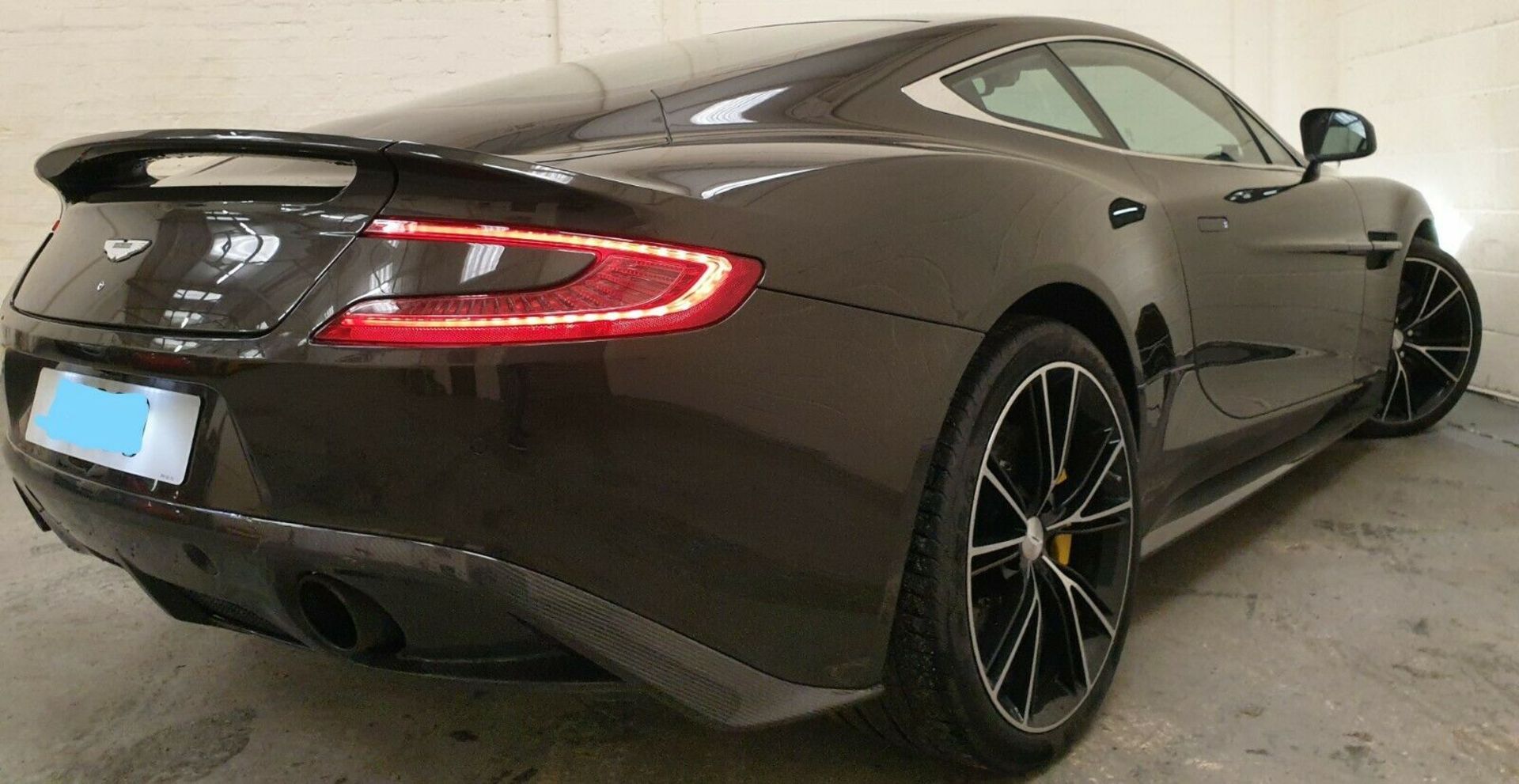 2014 ASTON MARTIN VANQUISH CARBON EDITION - FULLY UK REGISTERED - FULL SERVICE HISTORY *NO VAT* - Image 3 of 12