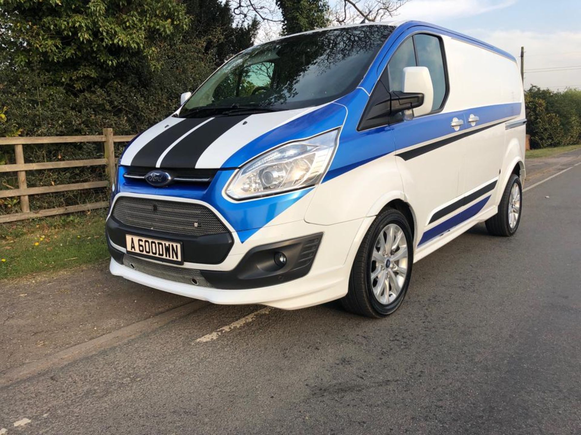 2014/64 REG FORD TRANSIT CUSTOM 290 SPORT 2.2 DIESEL PANEL VAN, SHOWING 2 FORMER KEEPERS *NO VAT* - Image 3 of 28