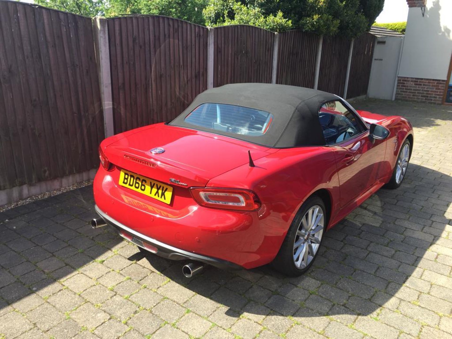 2016/66 REG FIAT 124 SPIDER LUSSO + MULTIA 1.4 PETROL CONVERTIBLE, SHOWING 1 FORMER KEEPER *NO VAT* - Image 3 of 7