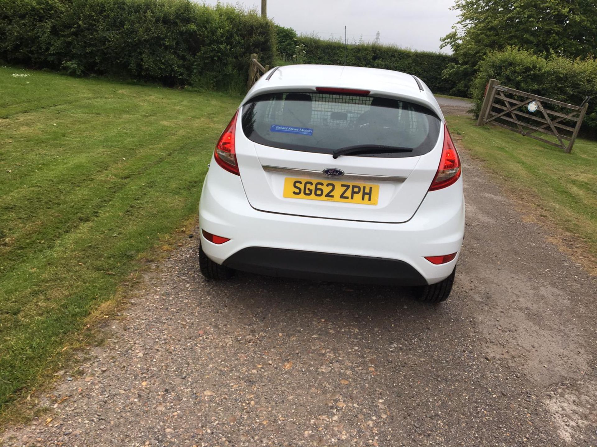 2012/62 REG FORD FIESTA BASE TDCI 1.4 DIESEL CAR DERIVED VAN, SHOWING 1 FORMER KEEPER *PLUS VAT* - Image 5 of 11