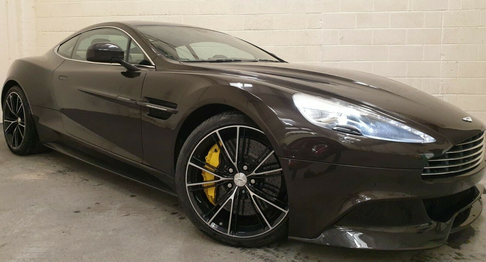 2014 ASTON MARTIN VANQUISH CARBON EDITION - FULLY UK REGISTERED - FULL SERVICE HISTORY *NO VAT*