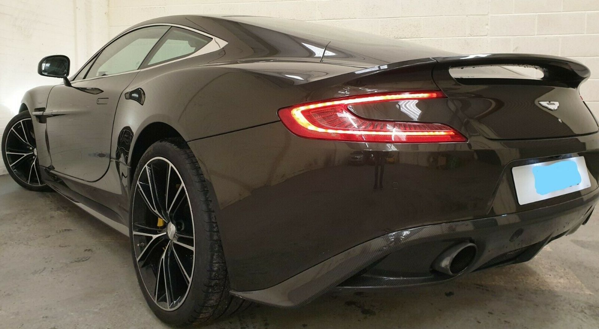 2014 ASTON MARTIN VANQUISH CARBON EDITION - FULLY UK REGISTERED - FULL SERVICE HISTORY *NO VAT* - Image 4 of 12