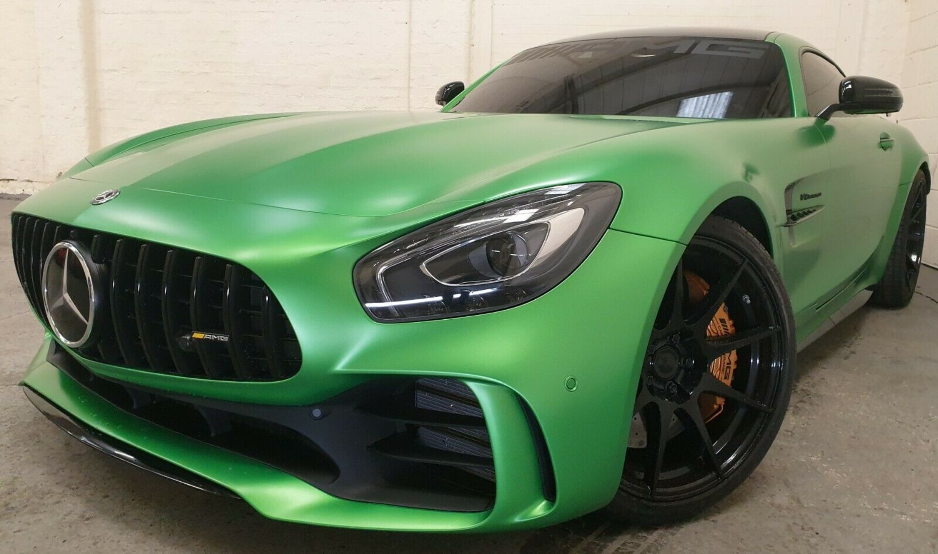 2018 MERCEDES-BENZ GT AMG GT-R PREMIUM AUTOMATIC CARBON GREEN (LEFT HAND DRIVE) *NO VAT* - Image 3 of 11