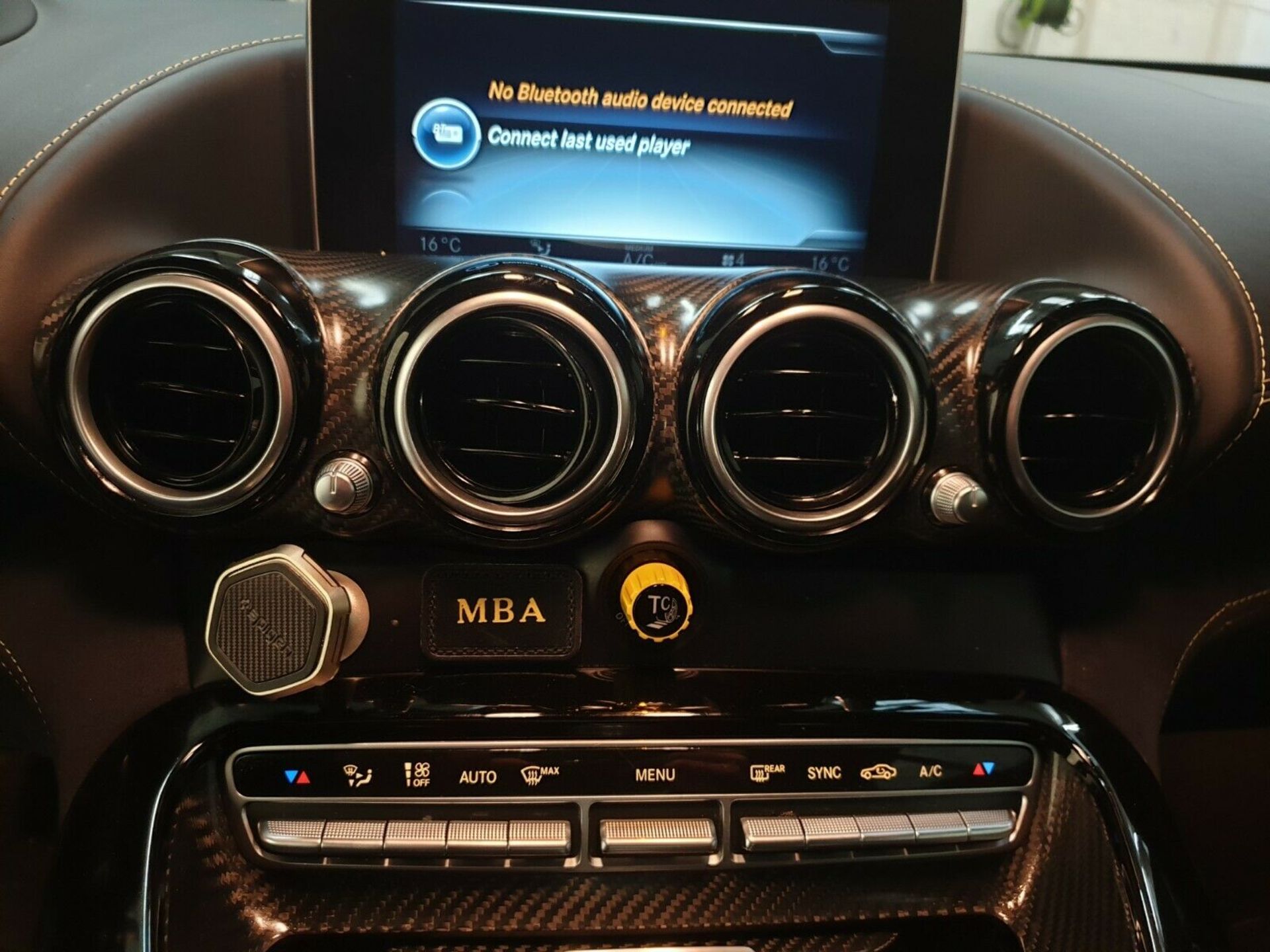 2018 MERCEDES-BENZ GT AMG GT-R PREMIUM AUTOMATIC CARBON GREEN (LEFT HAND DRIVE) *NO VAT* - Image 9 of 11