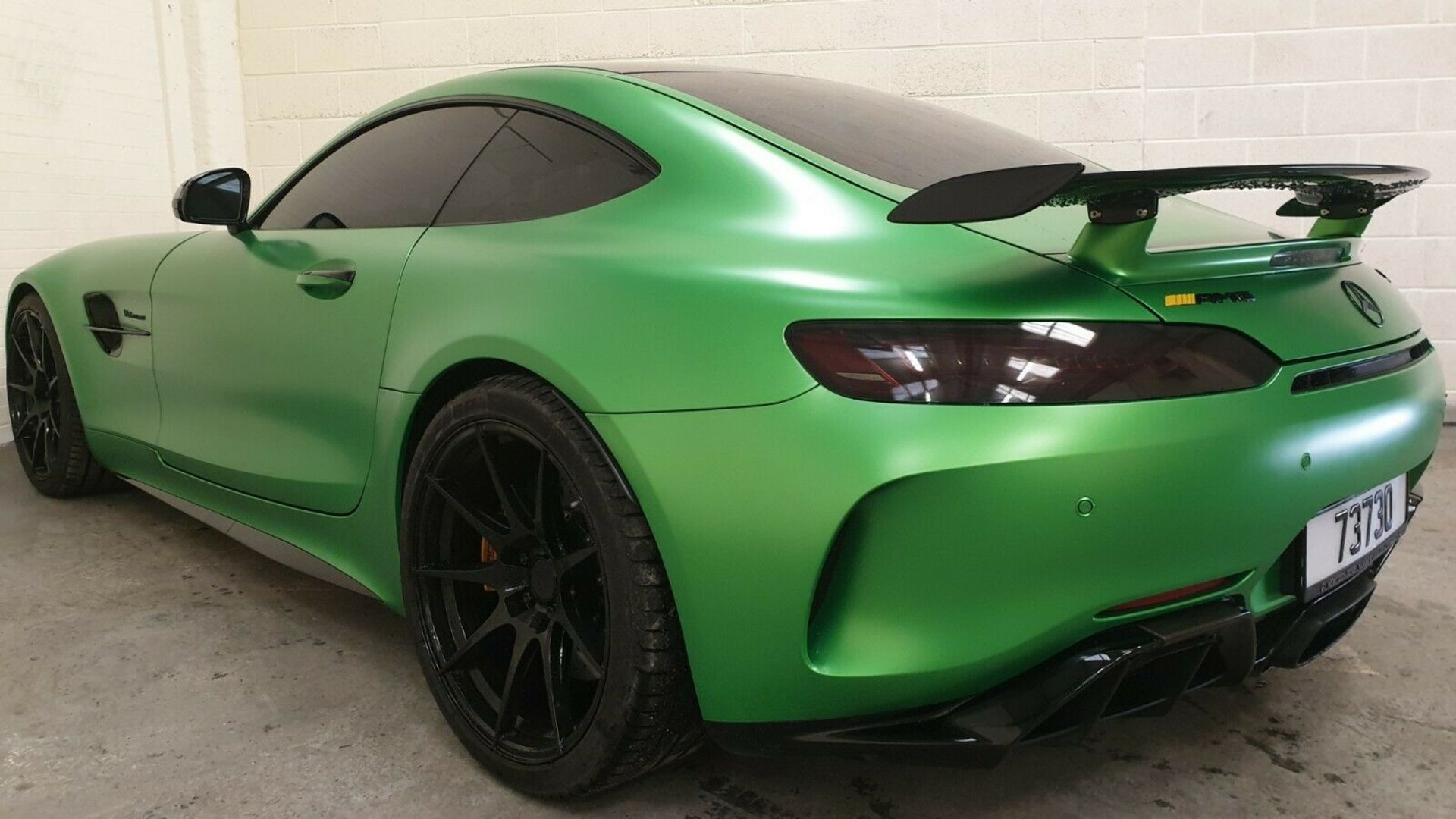 2018 MERCEDES-BENZ GT AMG GT-R PREMIUM AUTOMATIC CARBON GREEN (LEFT HAND DRIVE) *NO VAT* - Image 4 of 11