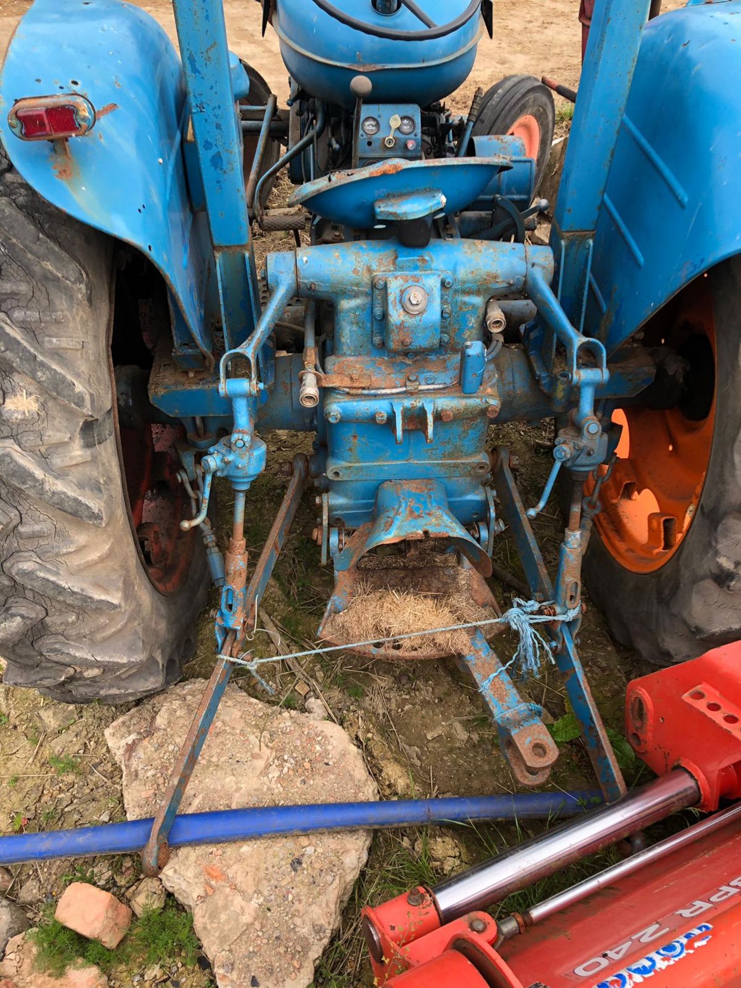 FORDSON MAJOR DIESEL TRACTOR, HAS BEEN STOOD FOR A FEW YEARS *PLUS VAT* - Image 3 of 5