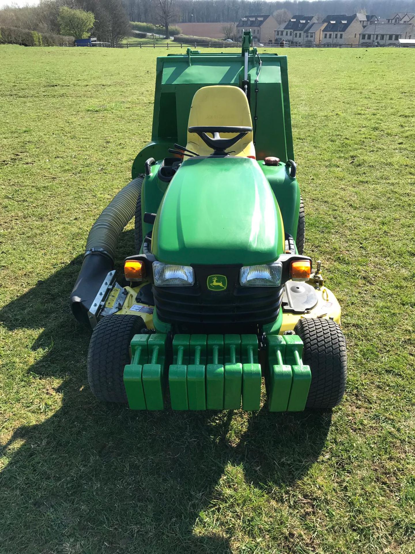 JOHN DEERE X740 48" COMMERCIAL RIDE ON ROTARY MOWER, YEAR 2013 *PLUS VAT* - Image 2 of 12