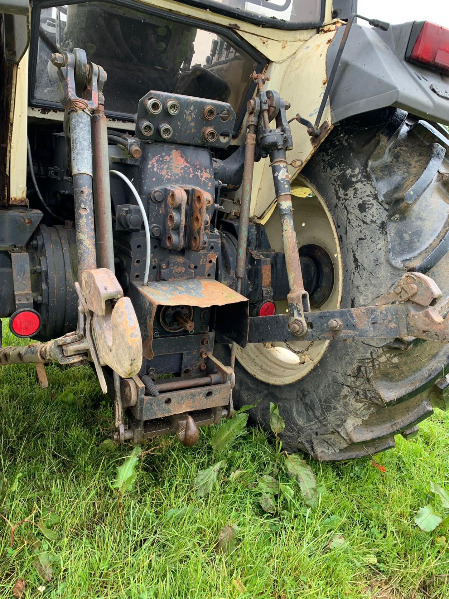 LAMBORGHINI 1106 TRACTOR *PLUS VAT* - Image 6 of 13