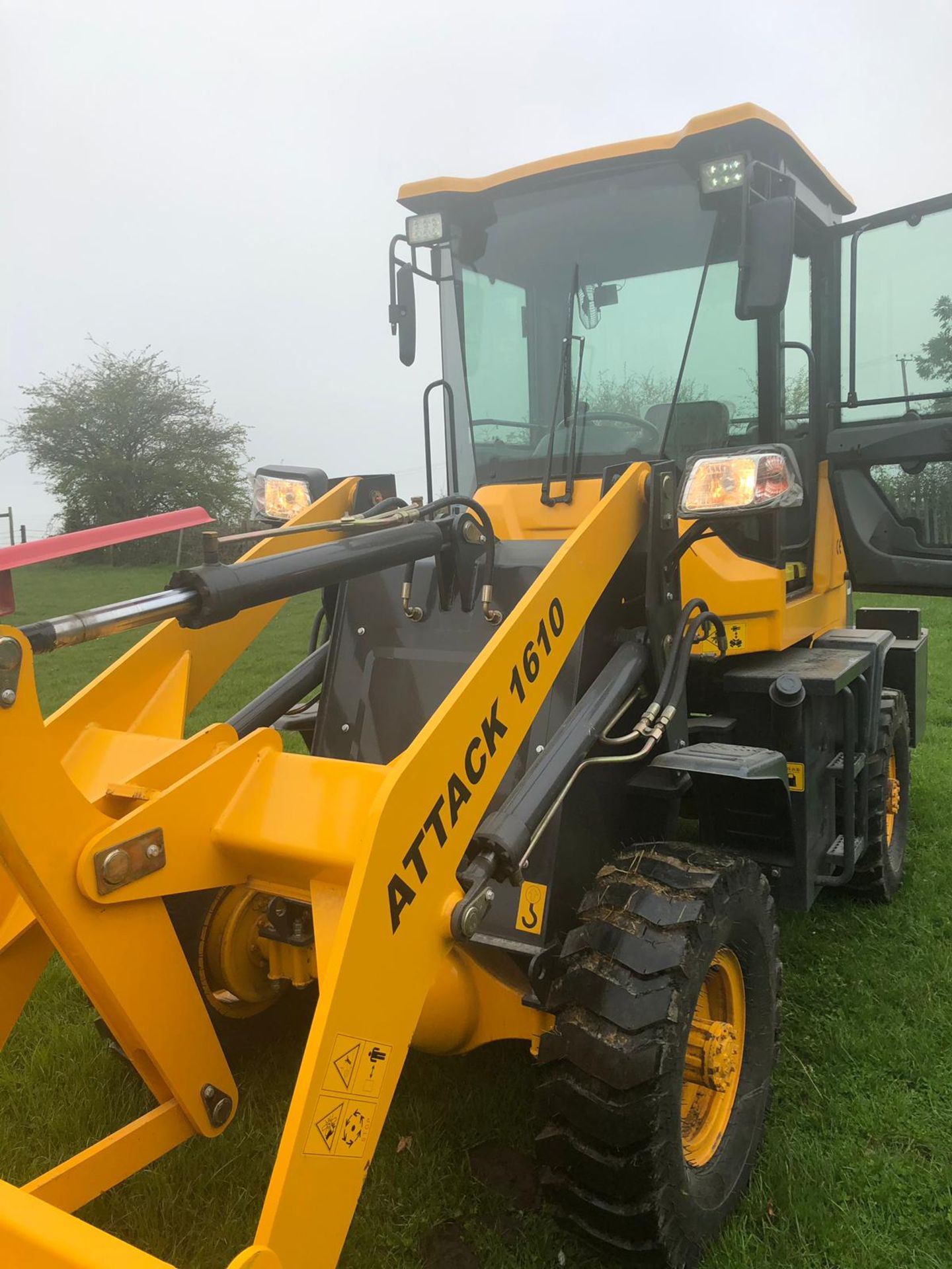 2019 BRAND NEW AND UNUSED ATTACK 1610 WHEEL LOADER, RUNS WORKS AND LIFTS *PLUS VAT* - Image 5 of 9