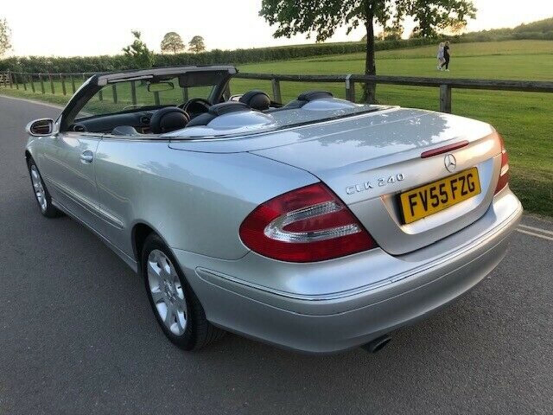 2005/55 REG MERCEDES CLK 240 ELEGANCE 2.6 AUTO PETROL CONVERTIBLE, SHOWING 0 FORMER KEEPERS *NO VAT* - Image 4 of 9