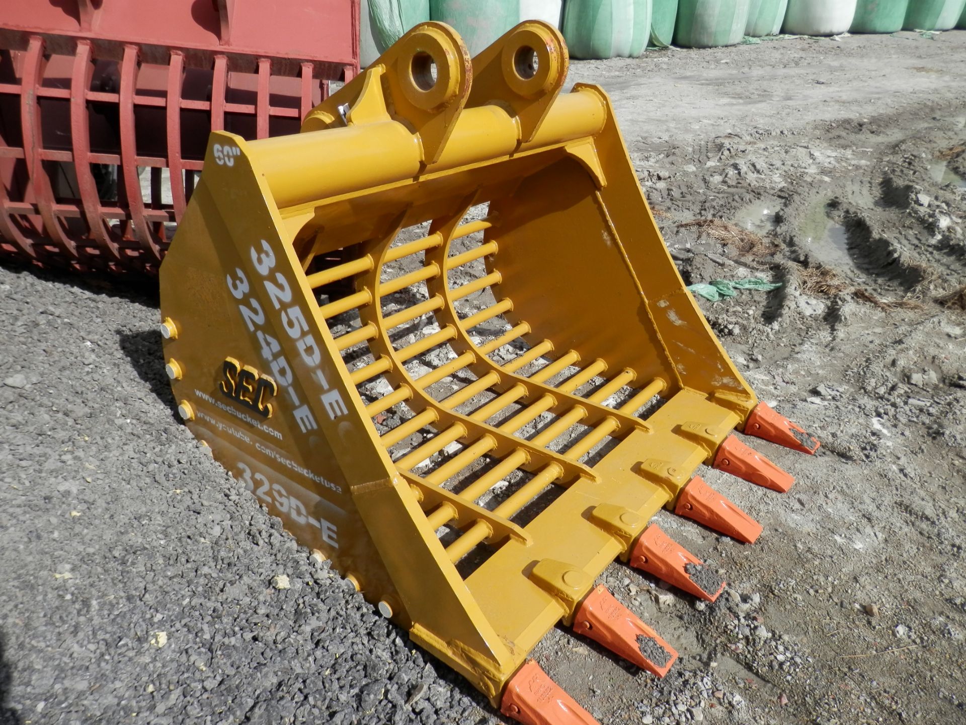 DS - NEW UNUSED RIDDLE BUCKET 90MM PIN, 353. TO FIT CAT 325D, KOMATSU PC300/340, JCB JS260 ETC.   AS