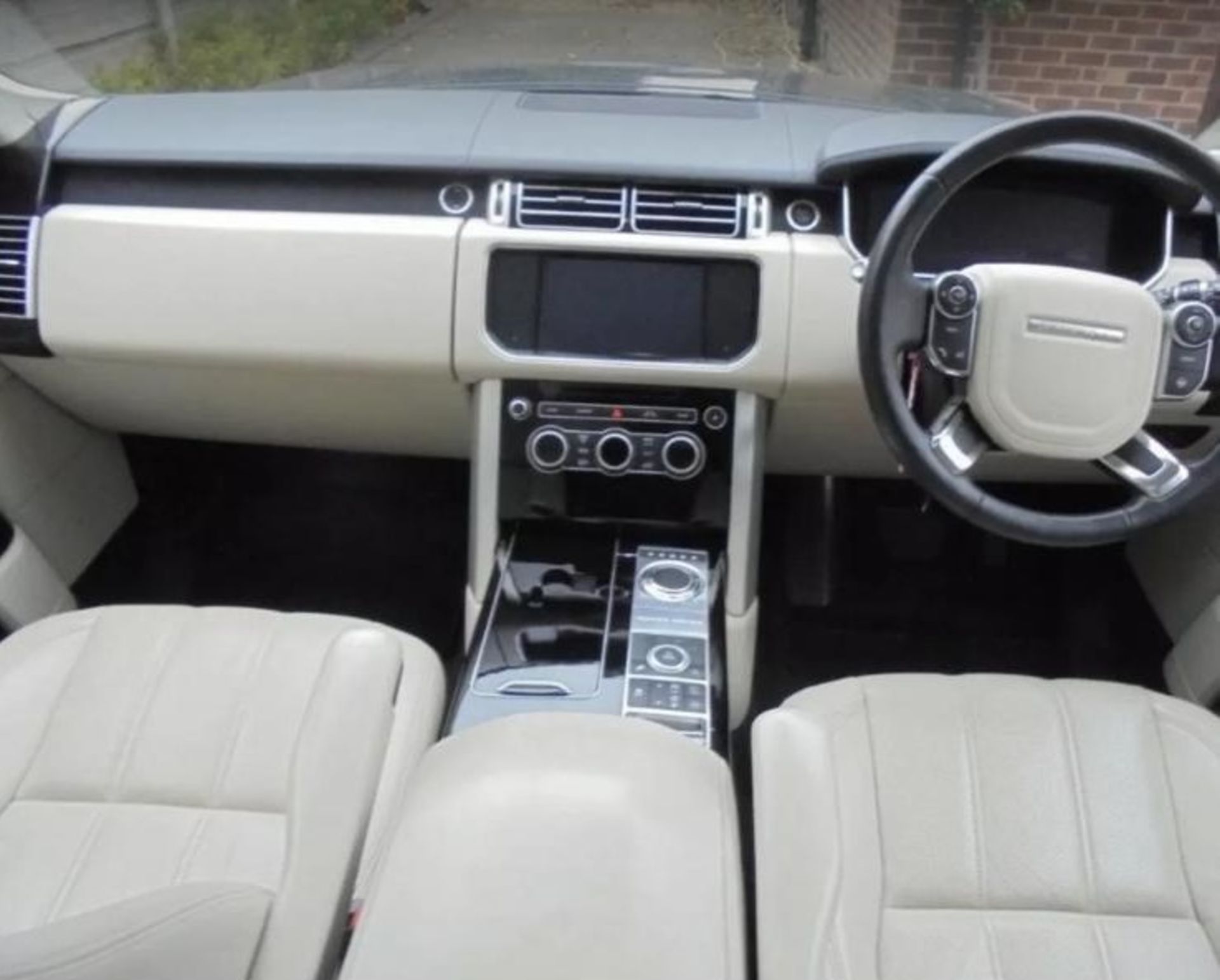 2012/62 REG LAND ROVER RANGE ROVER VOGUE TDV6 3.0 DIESEL BLACK, SHOWING 3 FORMER KEEPERS *NO VAT* - Image 9 of 10