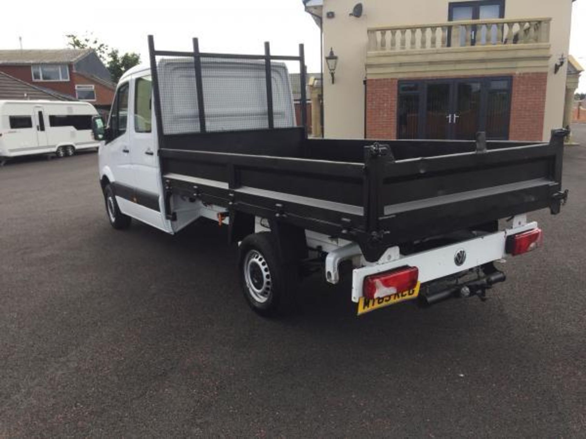 2014/63 REG VOLKSWAGEN CRAFTER CR35 TDI 136 CREW WHITE DIESEL TIPPER, 77,000 MILES *PLUS VAT* - Image 5 of 7