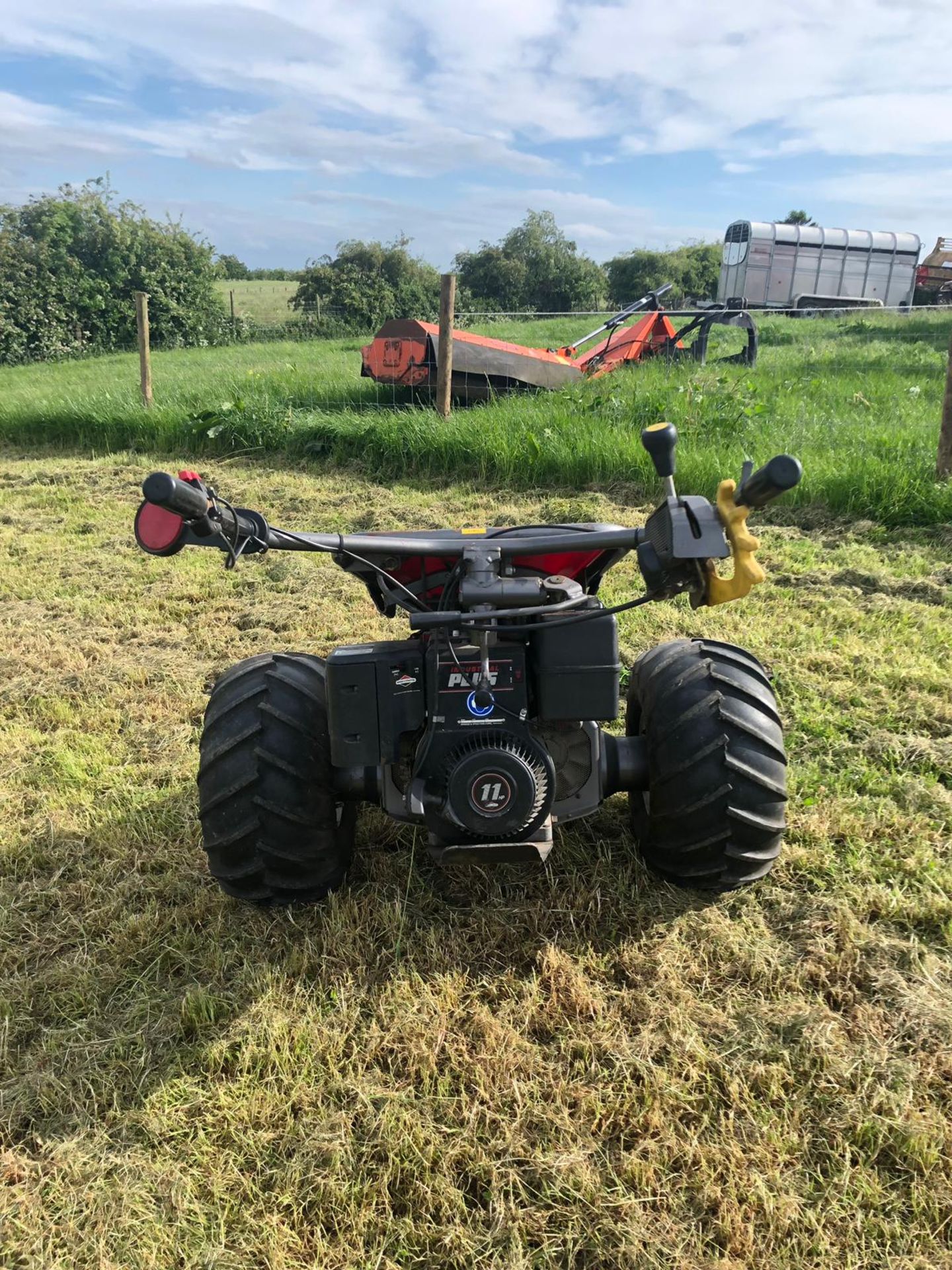 AEBI HC44 WALK BEHIND MOWER FINGER BAR MOWER, RUNS AND WORKS *NO VAT* - Image 4 of 7