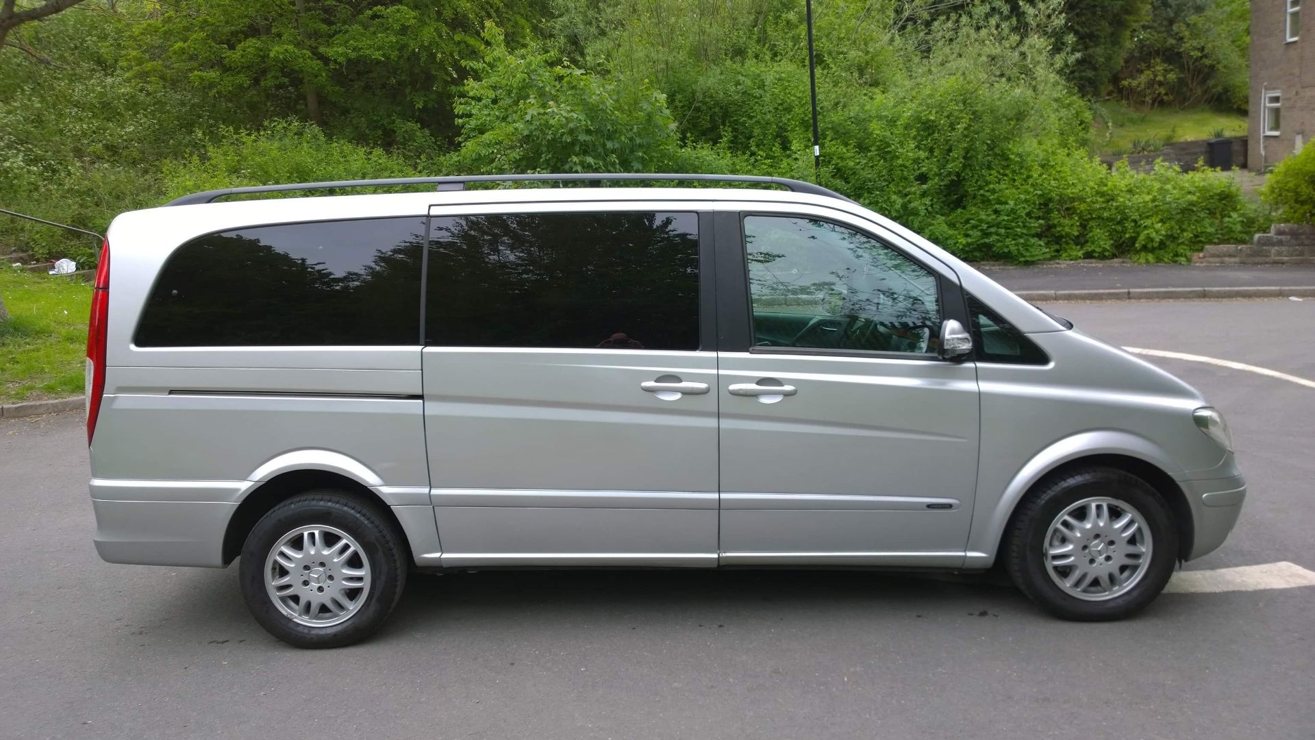 2005/05 REG MERCEDES VIANO CDI 2.2 AUTO AMB LONG SILVER DIESEL MPV, SHOWING 1 FORMER KEEPER *NO VAT*