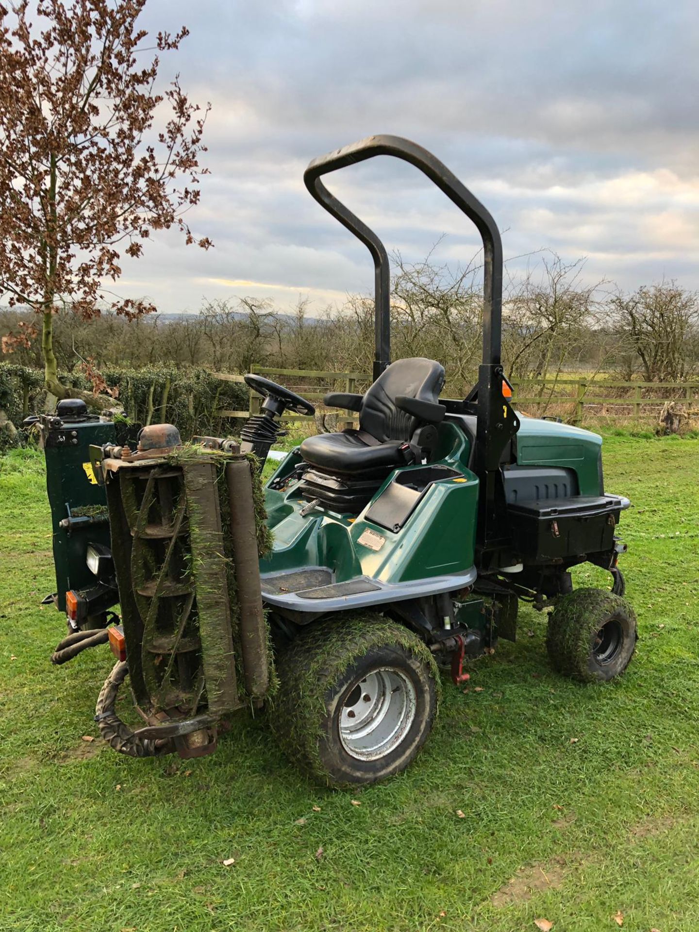 2009/09 REG HAYTER LT324 GREEN DIESEL RIDE ON LAWN MOWER, SHOWING 1 FORMER KEEPER *PLUS VAT* - Image 7 of 16